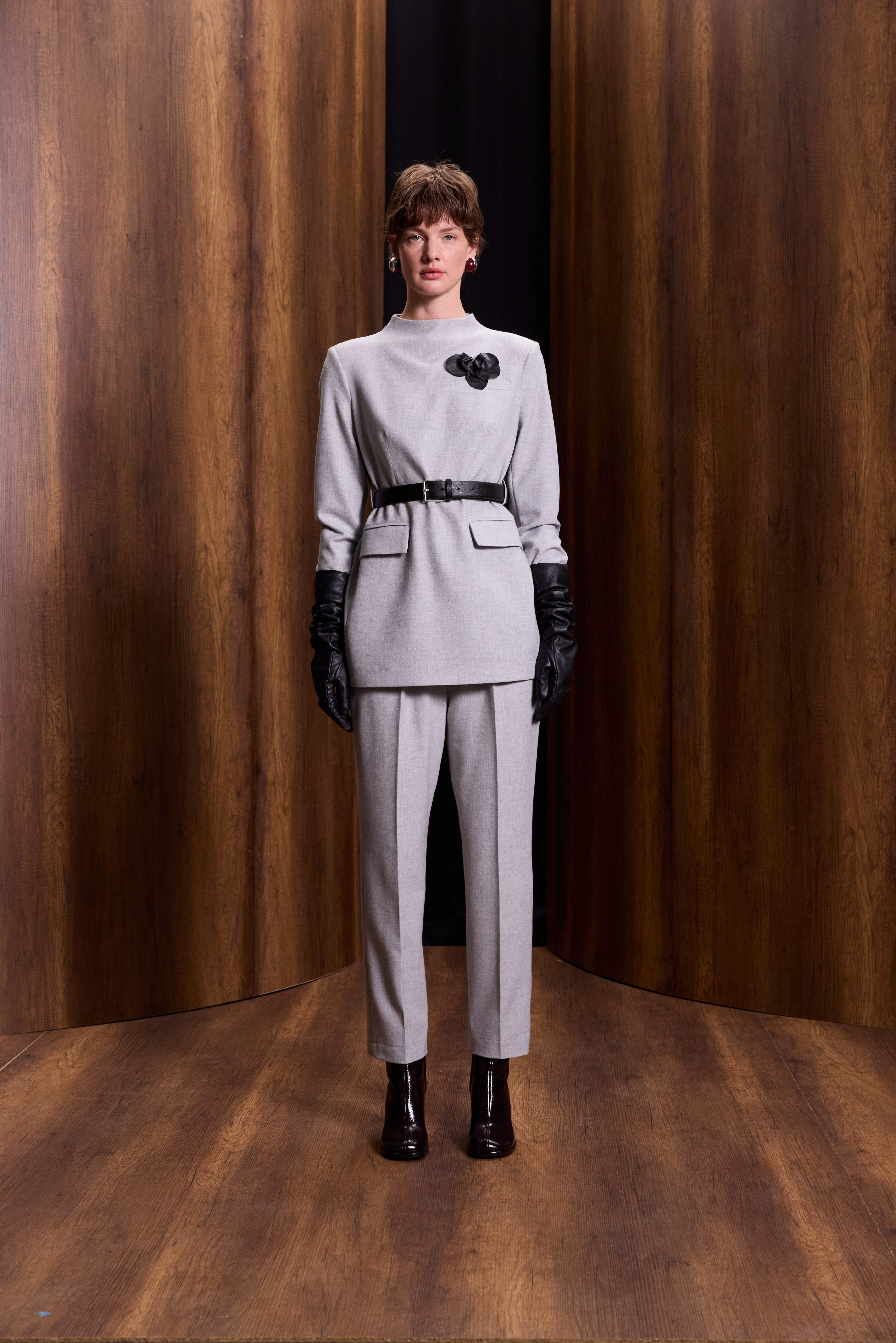 Çiçek Aksesuarlı Poliviskon Takım