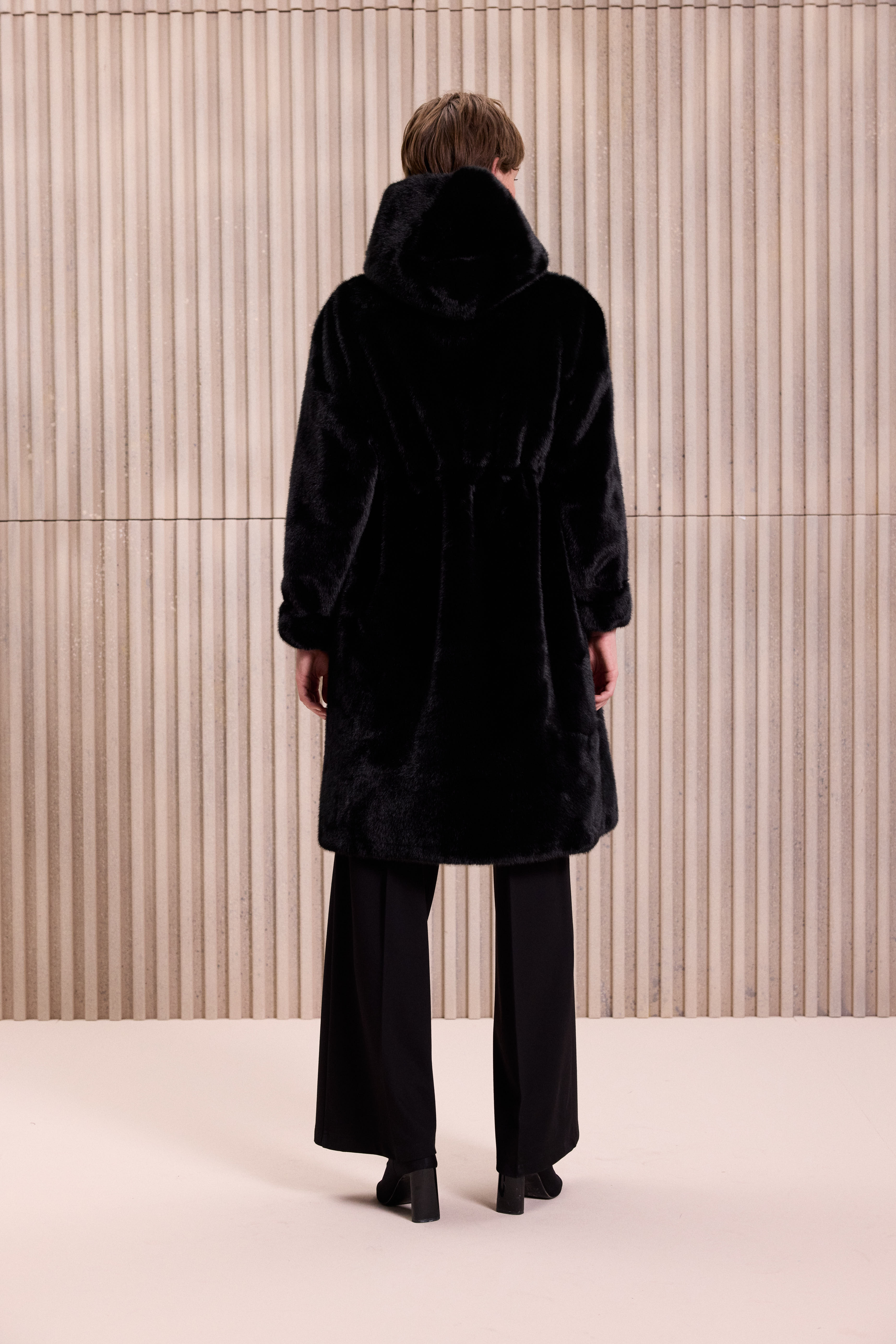 Suni Kürk Siyah Kaban