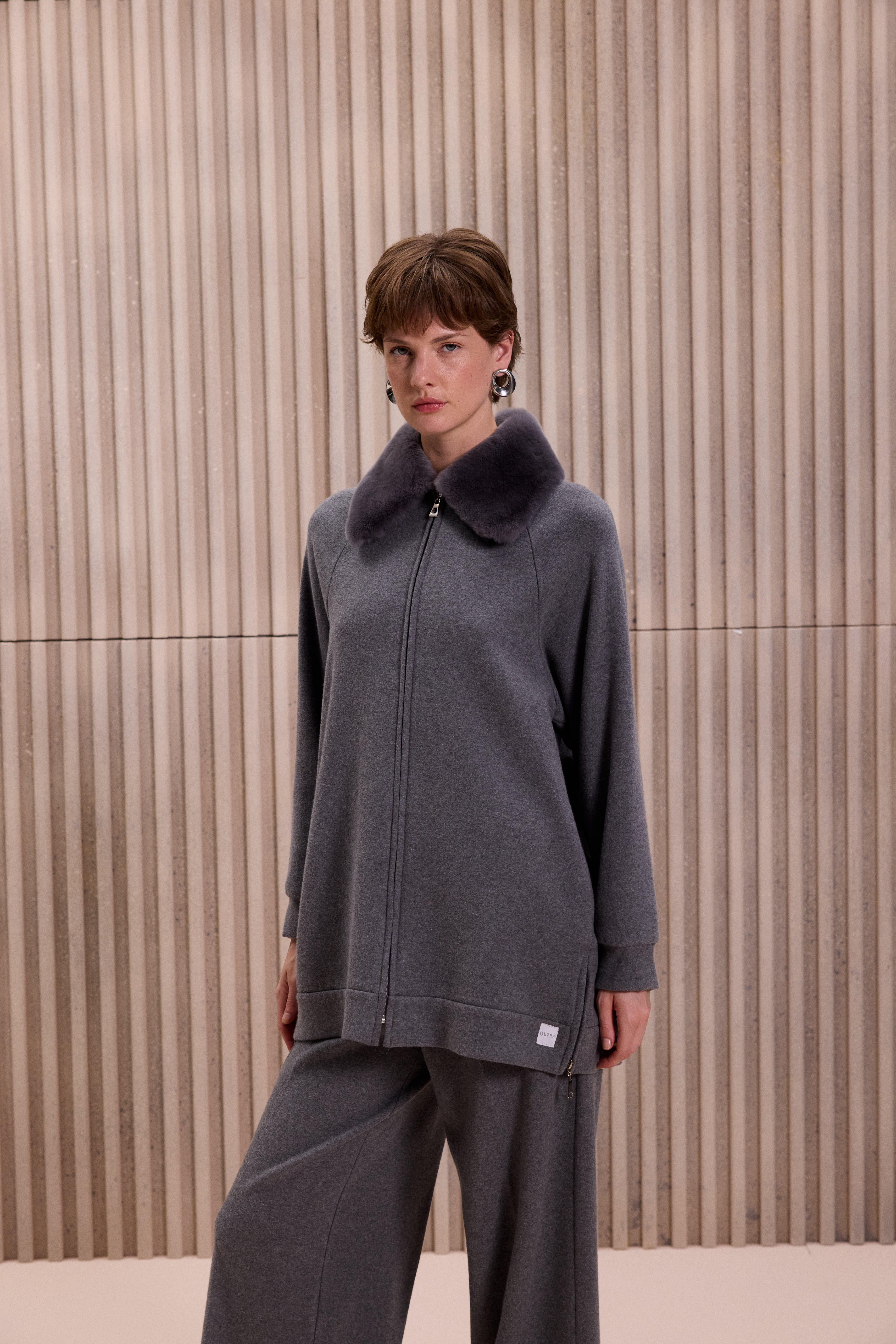 Yakası Kürklü Triko Kumaş Takım