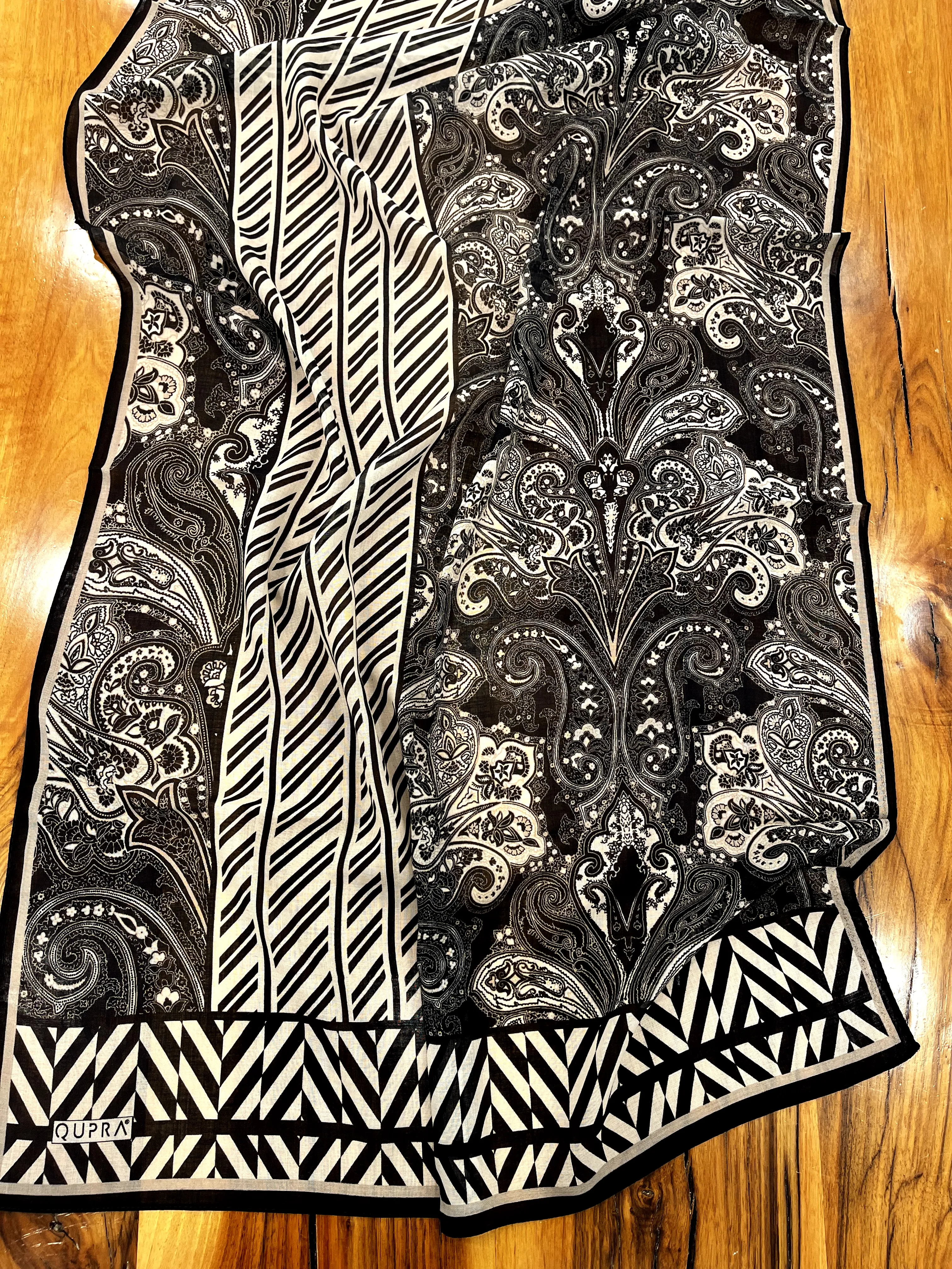 Sahara Siyah Yün İpek Şal