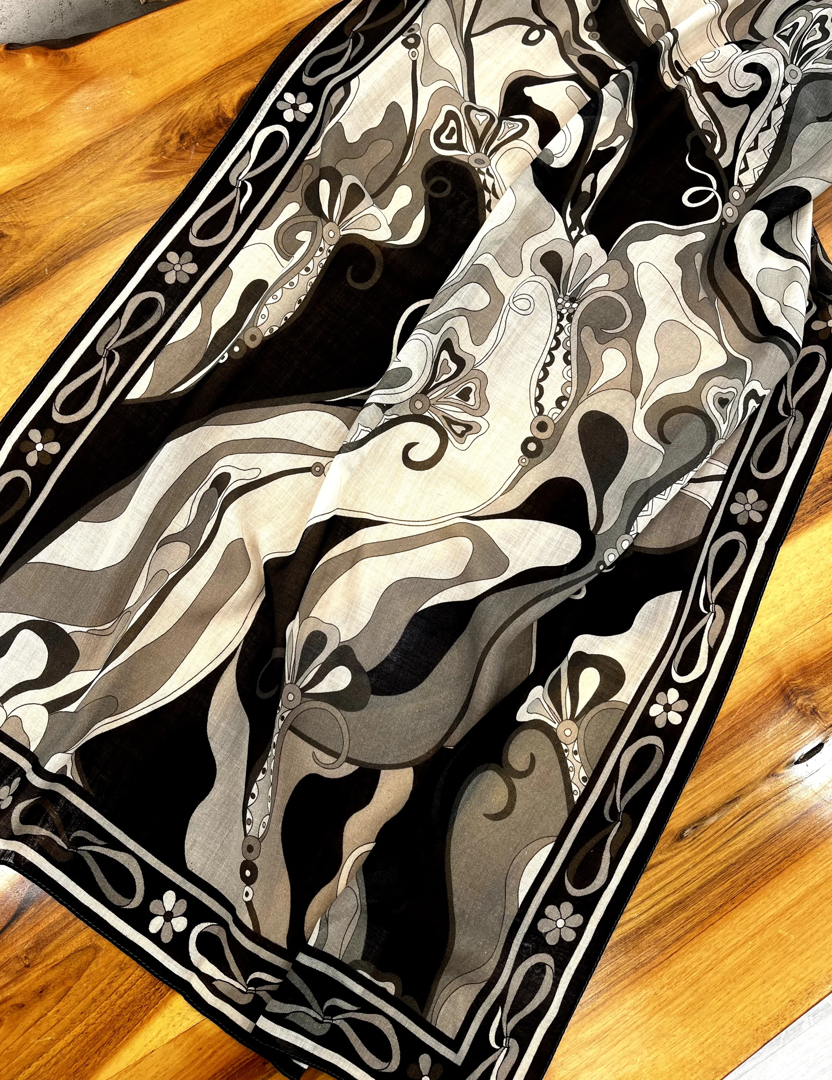 Nava Siyah Yün İpek Şal