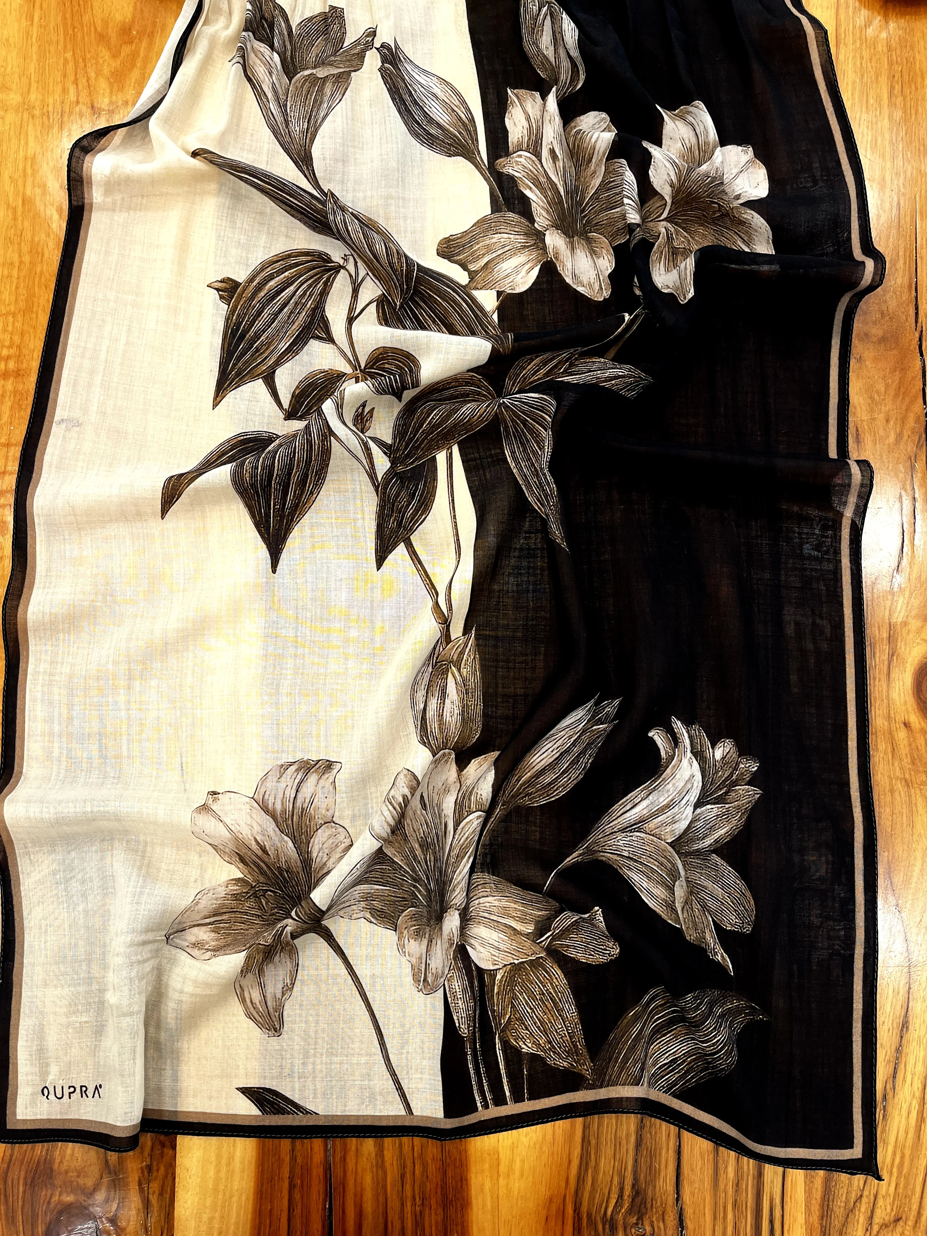 Lily Siyah Yün İpek Şal