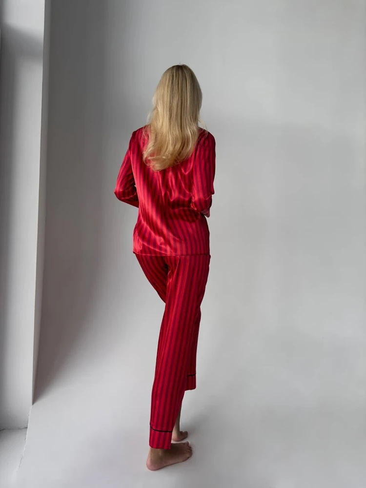 Özel Seri Kırmızı Saten Pijama Takımı