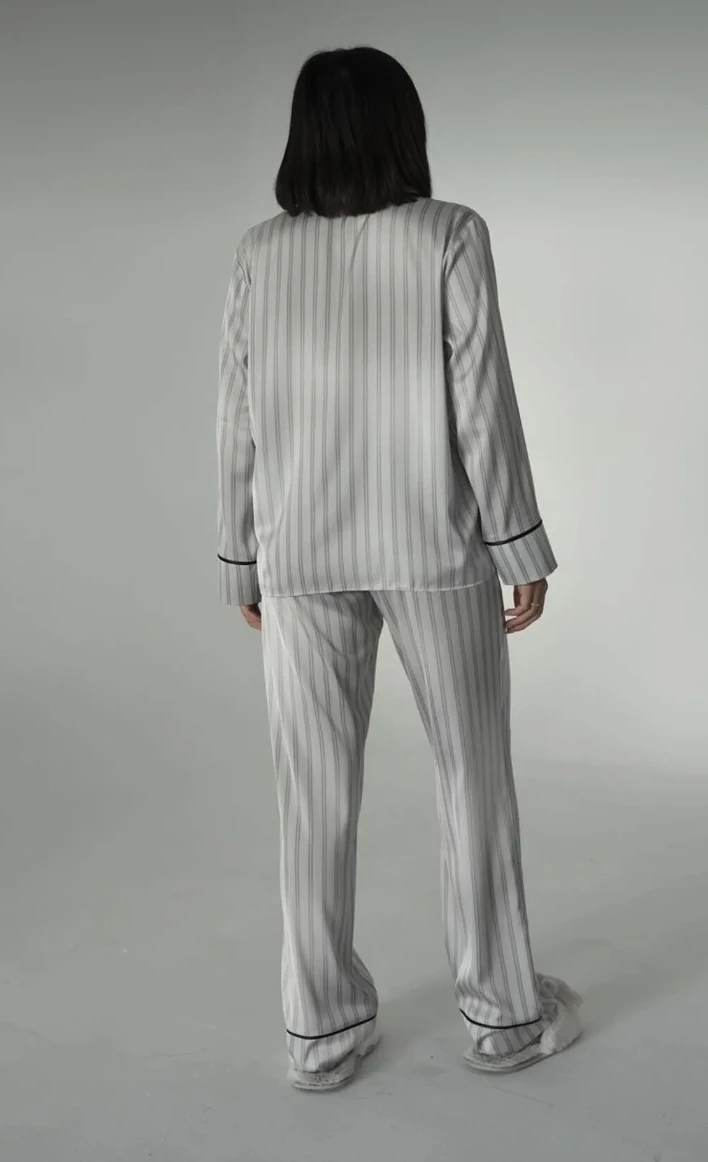 Gri Çizgili Saten Pijama Takımı