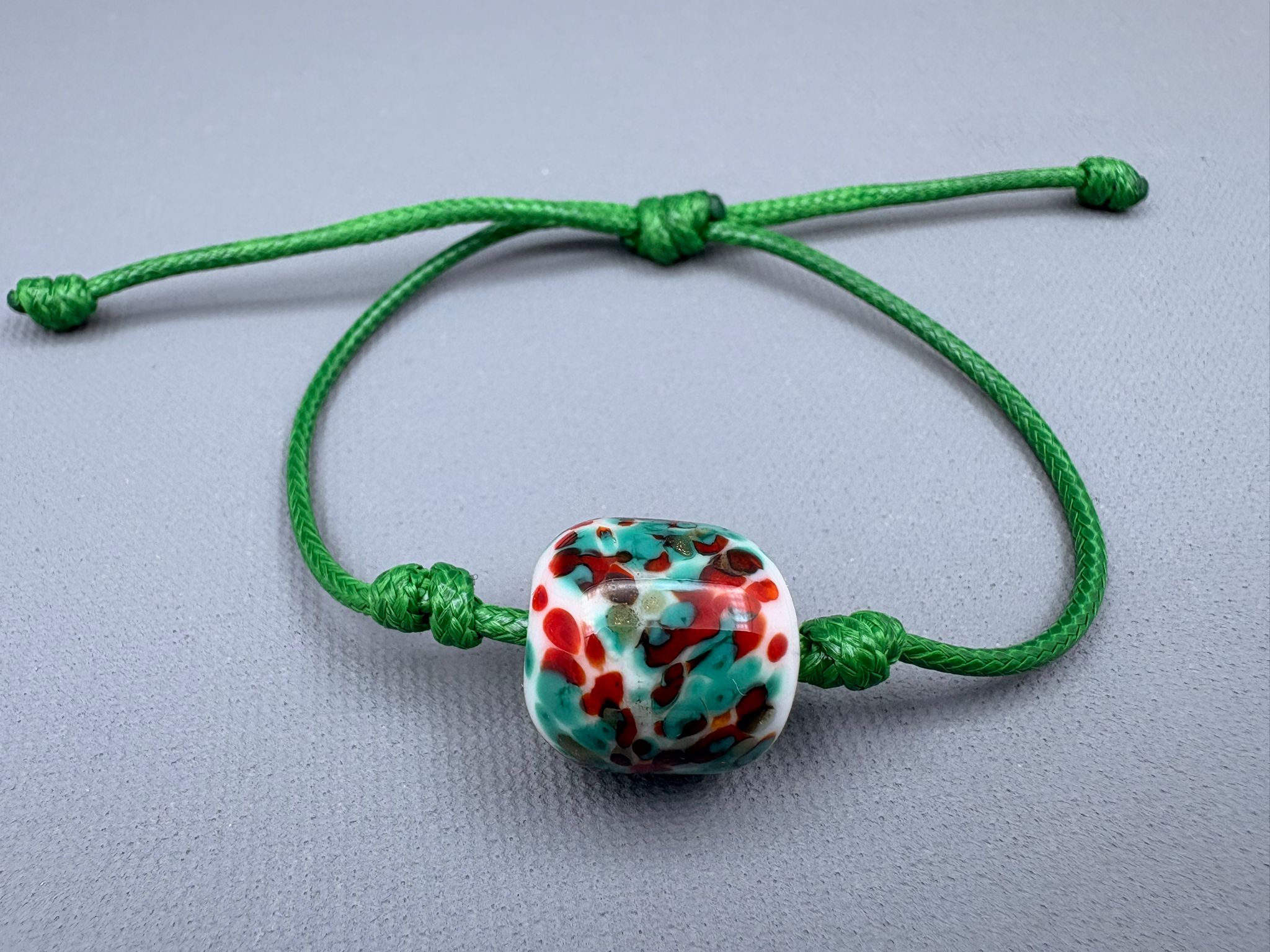 Yeşil Yaldızlı Yılbaşı Tekli Murano Cam Bileklik 