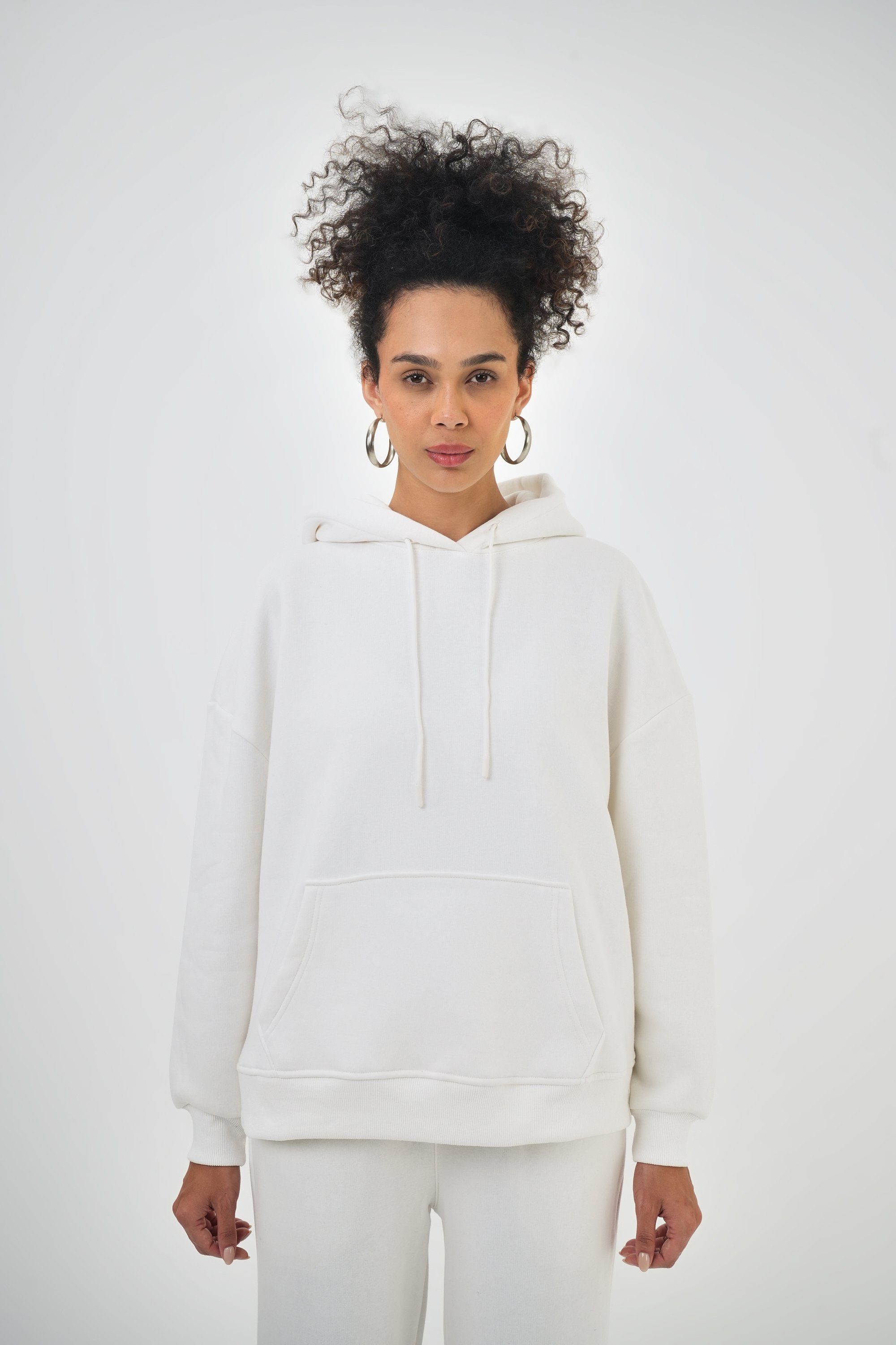 Kadın Kanguru Cepli Kapüşonlu Basic Oversize Hoodie - Ekru