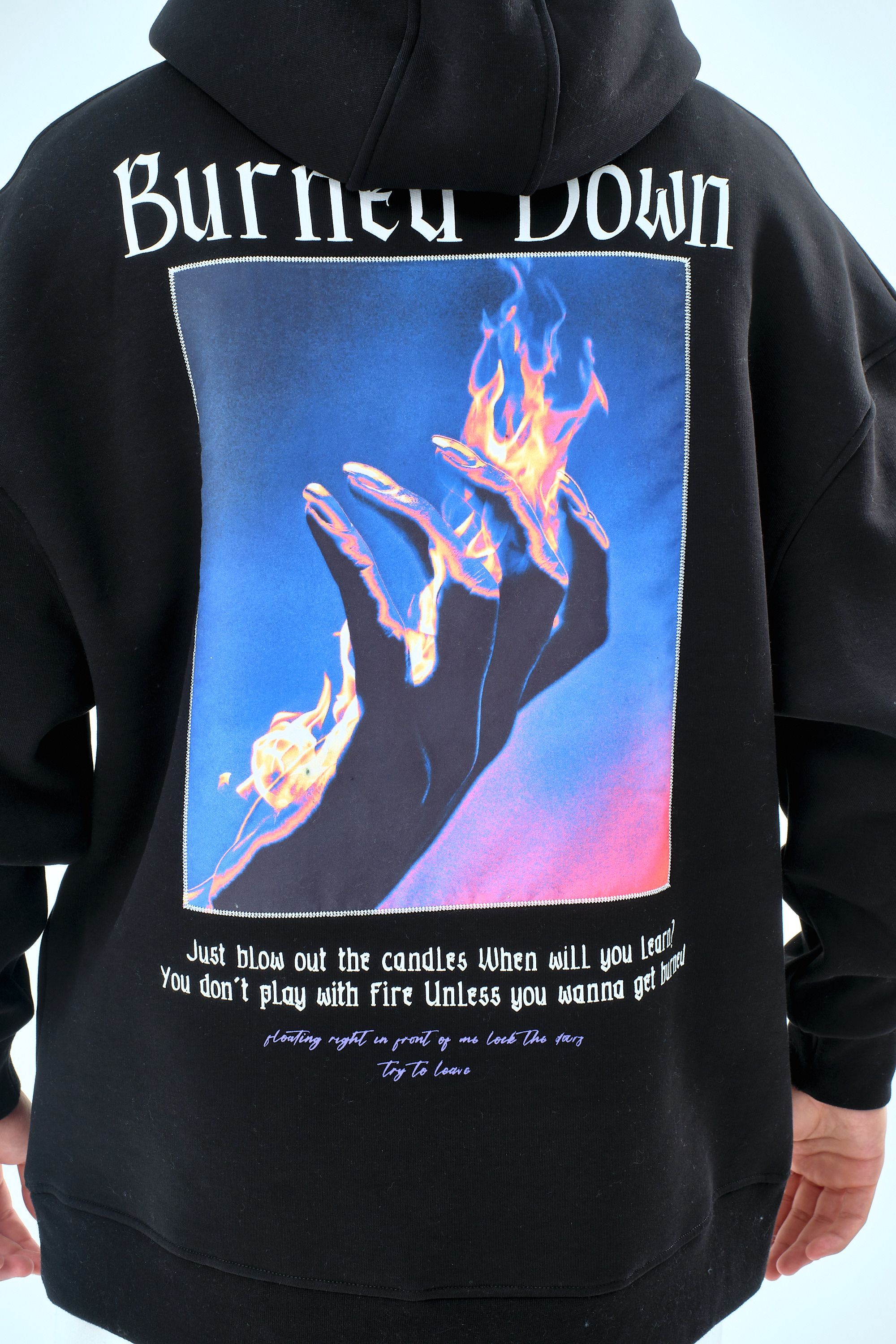 Burned Down Baskılı Kapüşonlu Sweatshirt