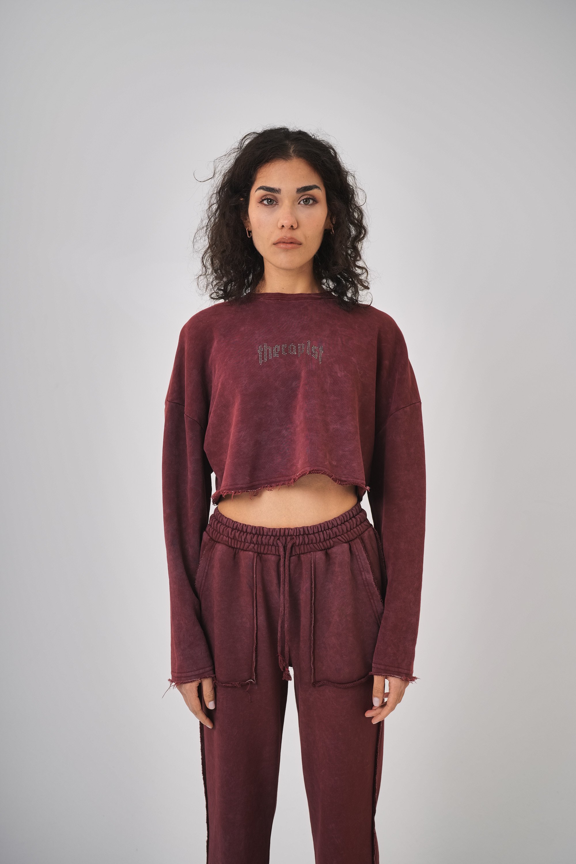 Kadın Yıkamalı Yazılı Taş Detaylı Crop Sweatshirt - Bordo