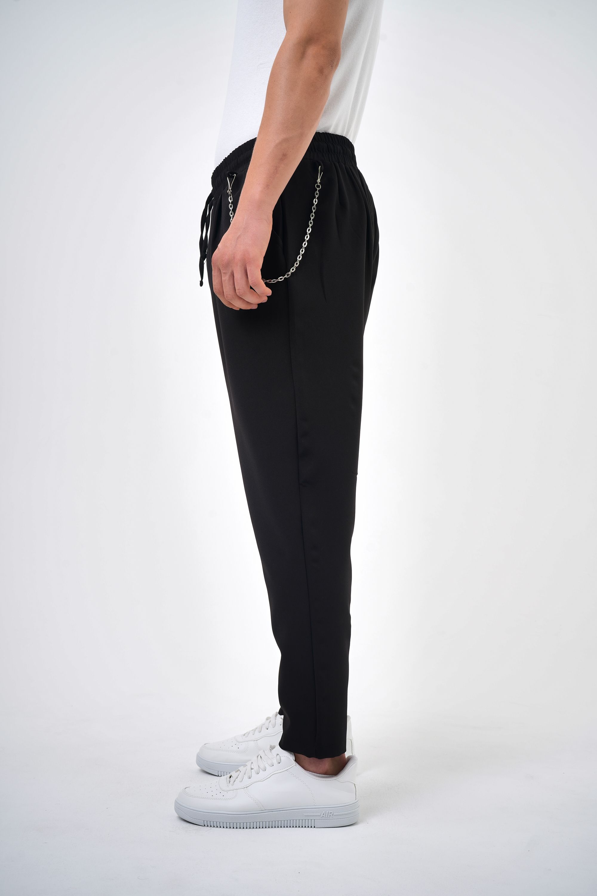 Zincir Detaylı Bağcıklı Dar Paça Single Pleated Jogger Pantolon - Siyah