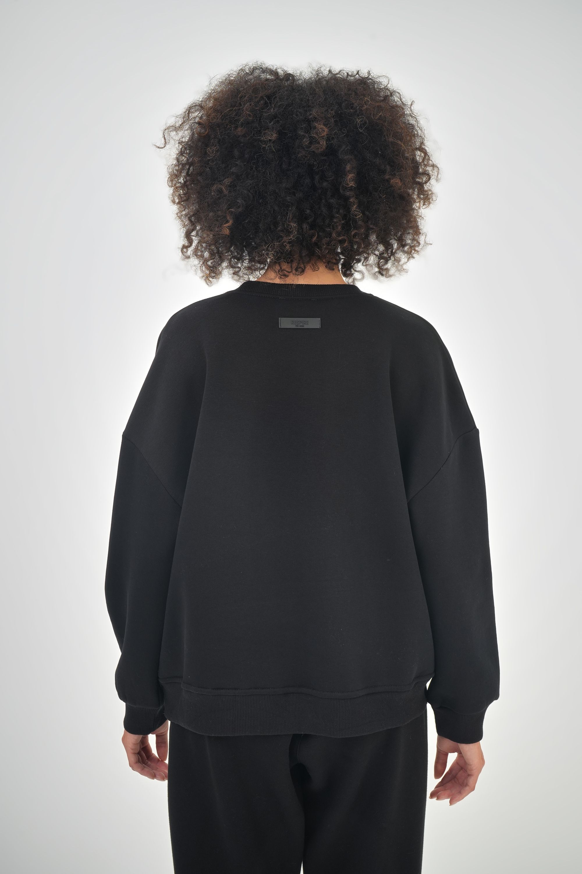 Kadın Ense Etiket Detaylı Oversize Basic Sweatshirt