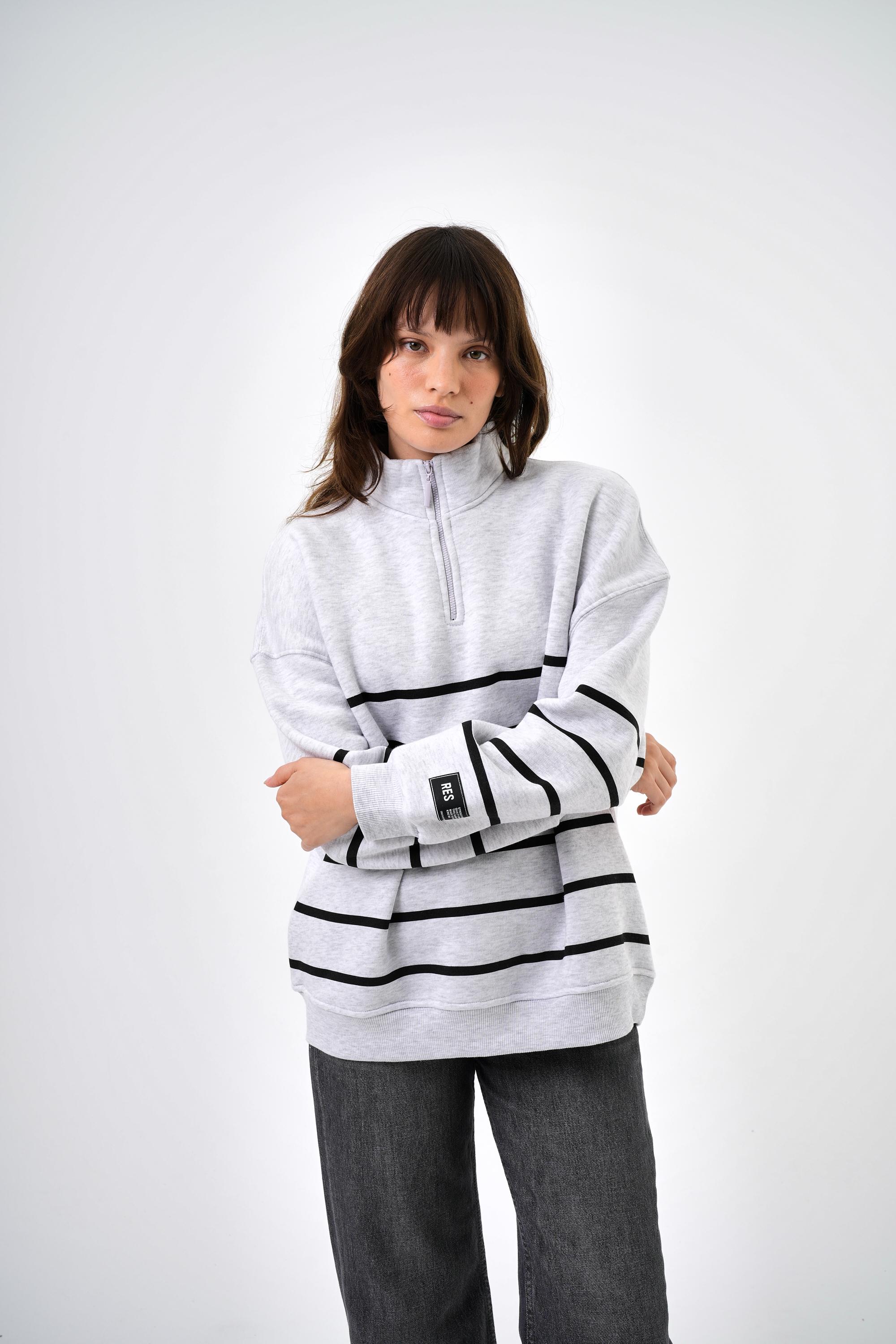 Kadın Fermuarlı Şerit Çizgi Detaytlı Oversize Sweatshirt