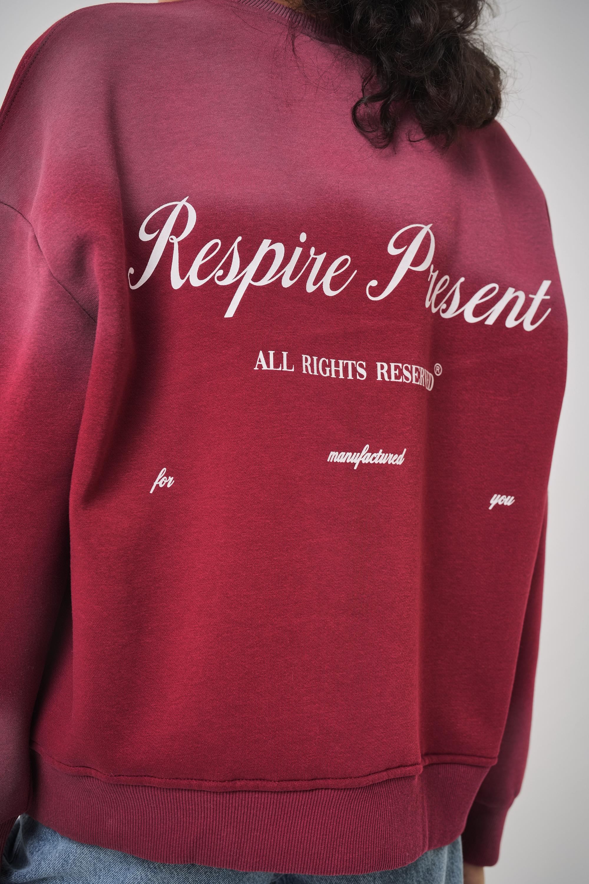 Kadın Oversize Respire Present Yazılı Sweatshirt - Bordo