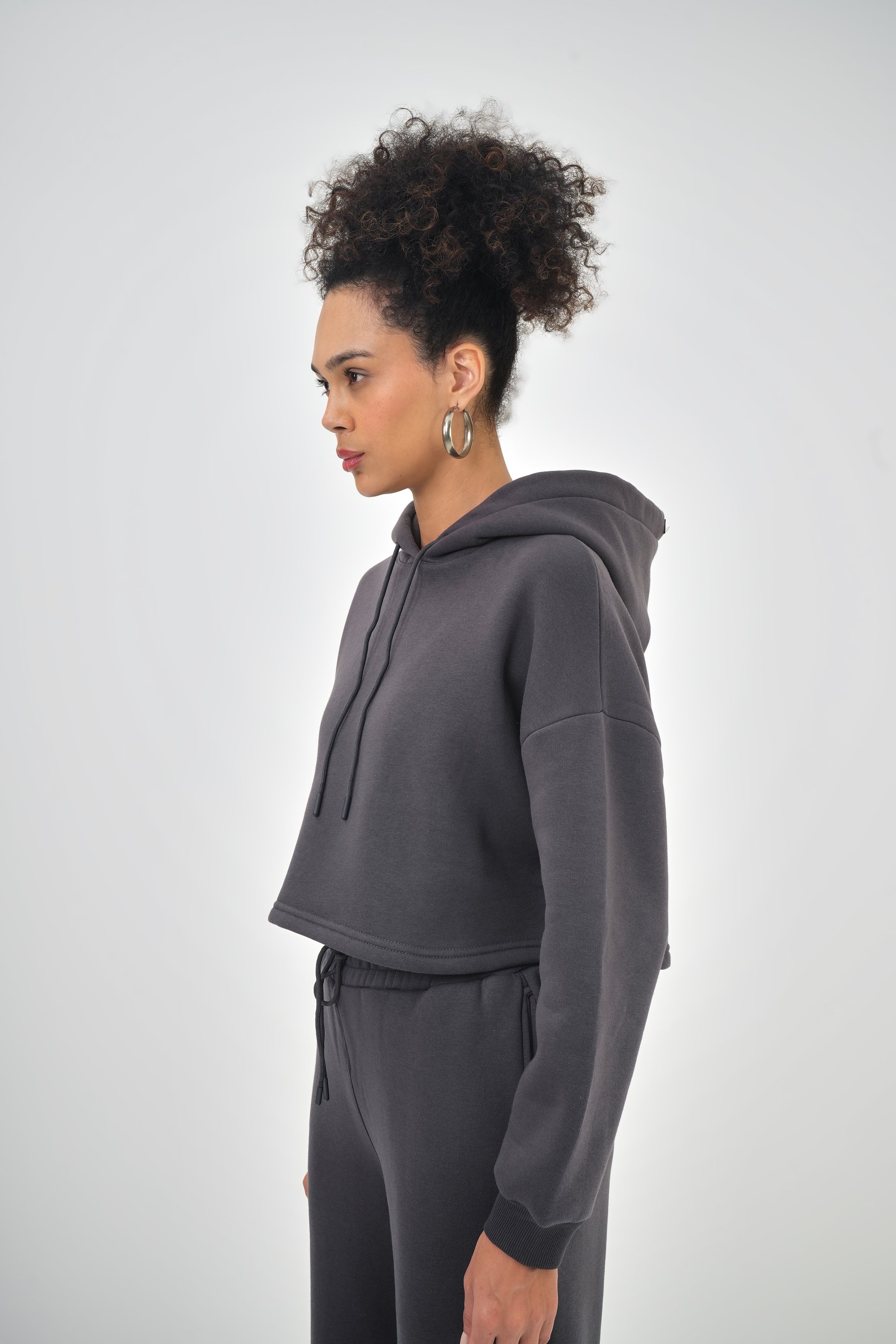 Kadın Kapüşonlu Bağcık Detaylı Oversize Basic Crop Hoodie - Füme