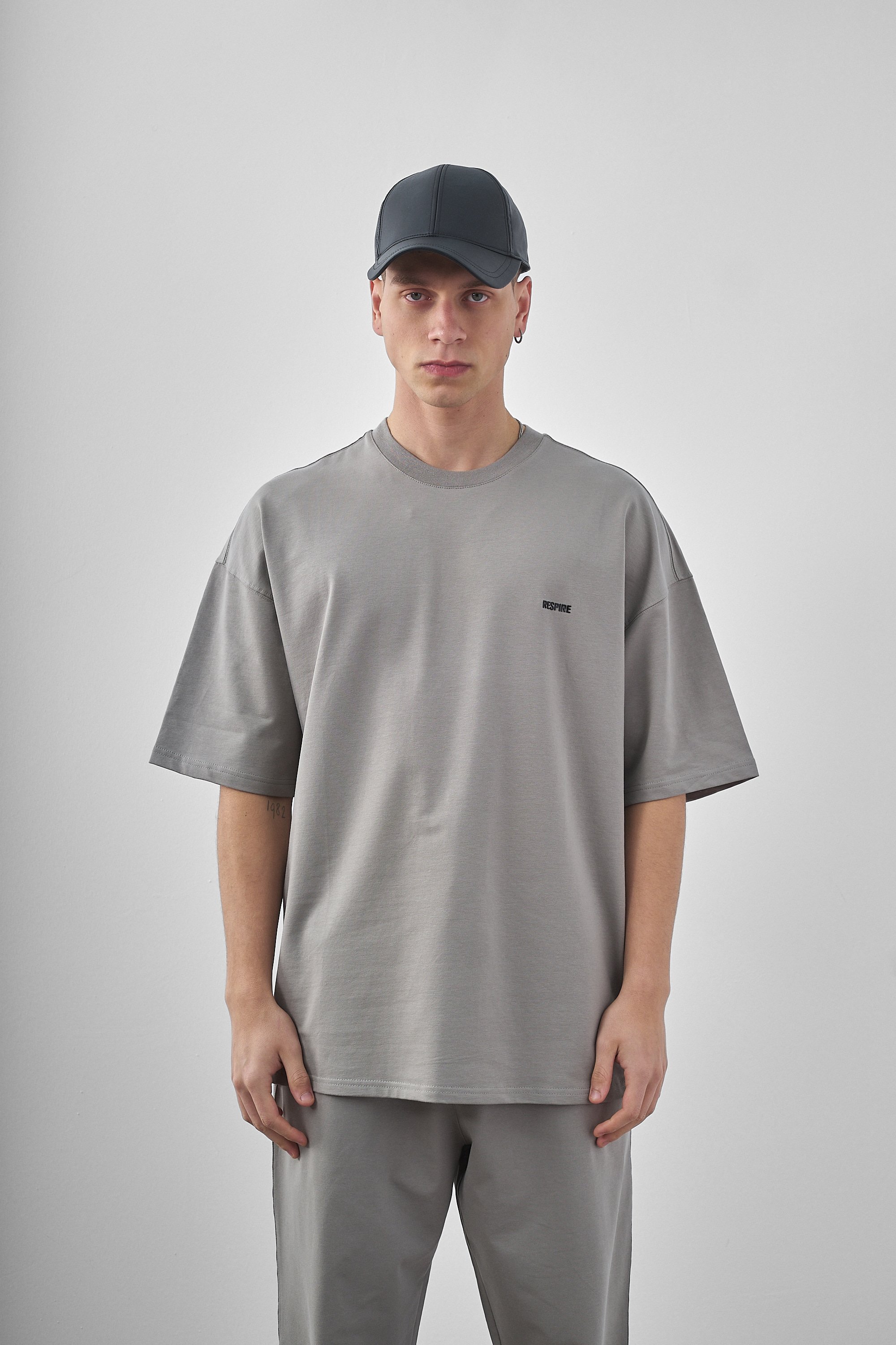 Respire Yazılı Oversize T-Shirt - Gri