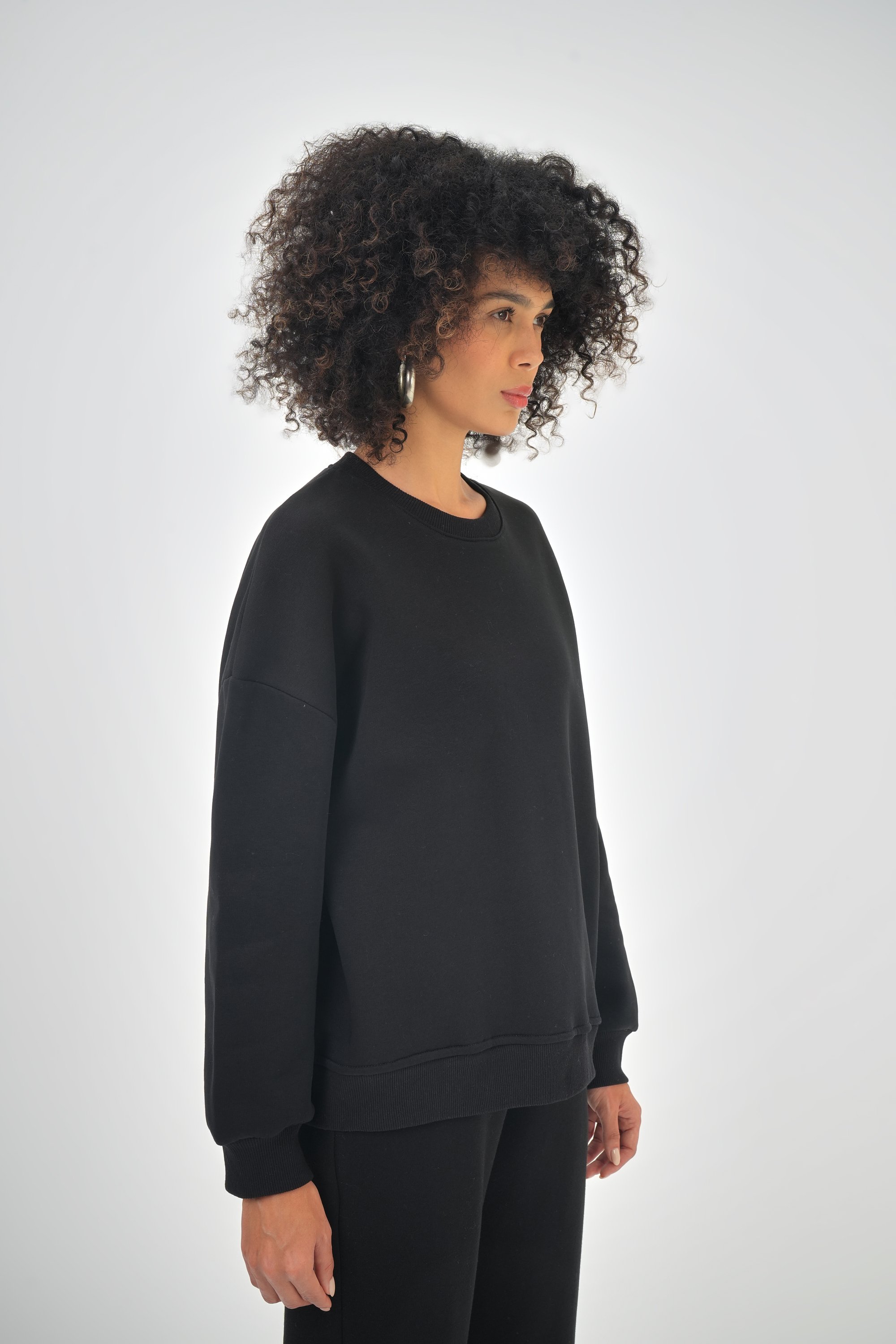 Kadın Ense Etiket Detaylı Oversize Basic Sweatshirt