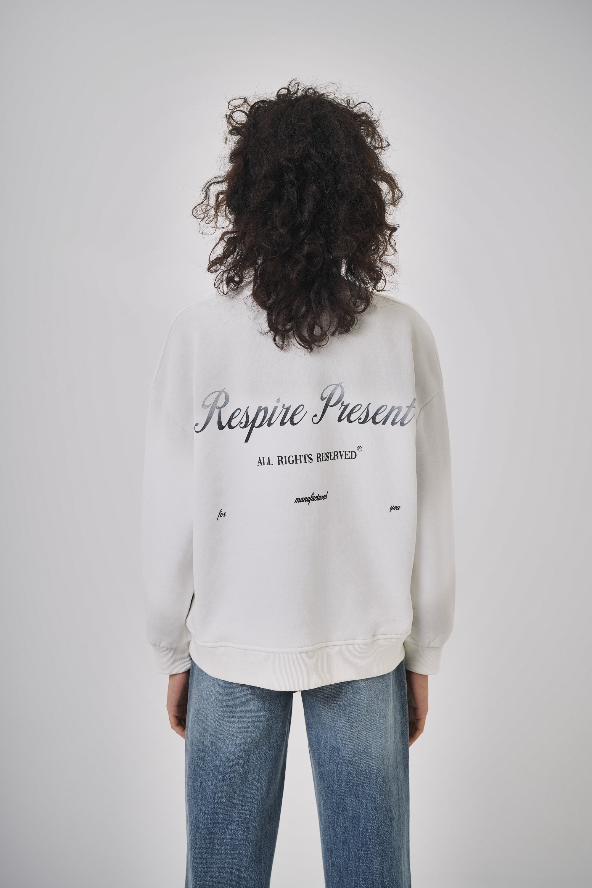 Kadın Oversize Respire Present Yazılı Sweatshirt - Ekru