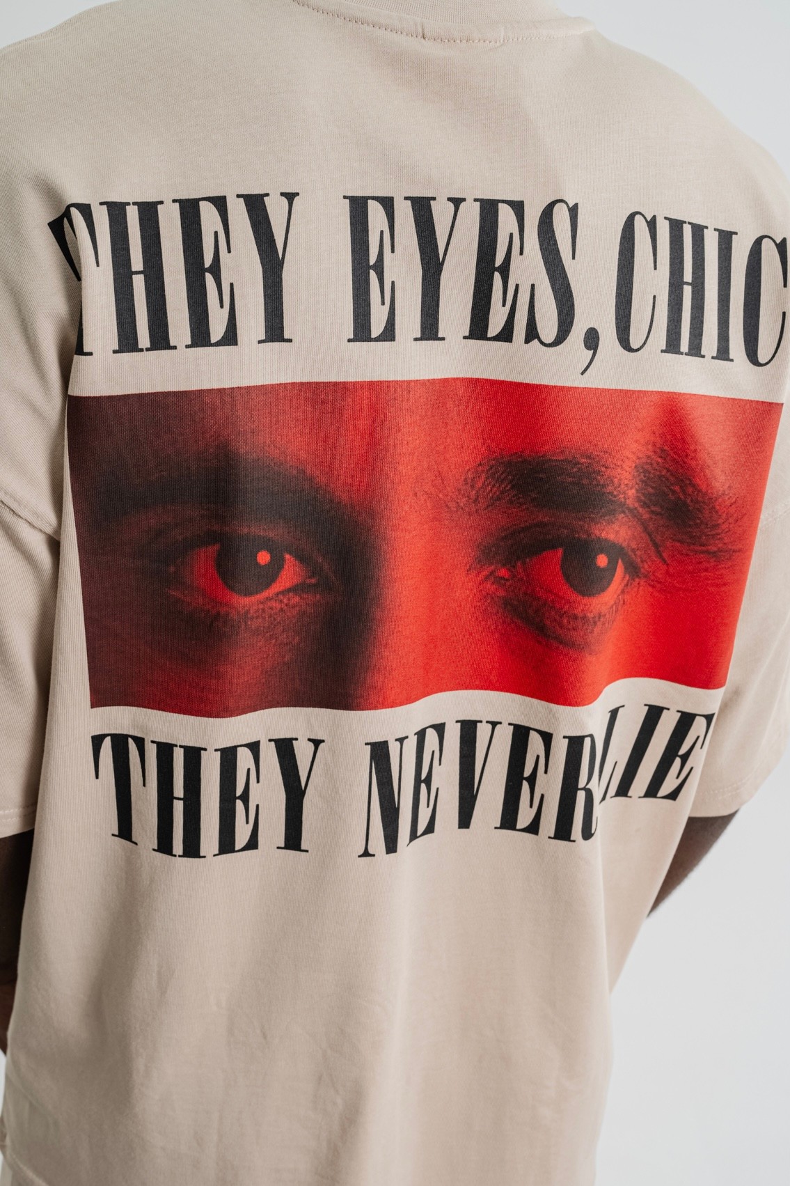 Respire They Eyes Chico They Never Lie Baskılı Oversize T-Shirt - Bej