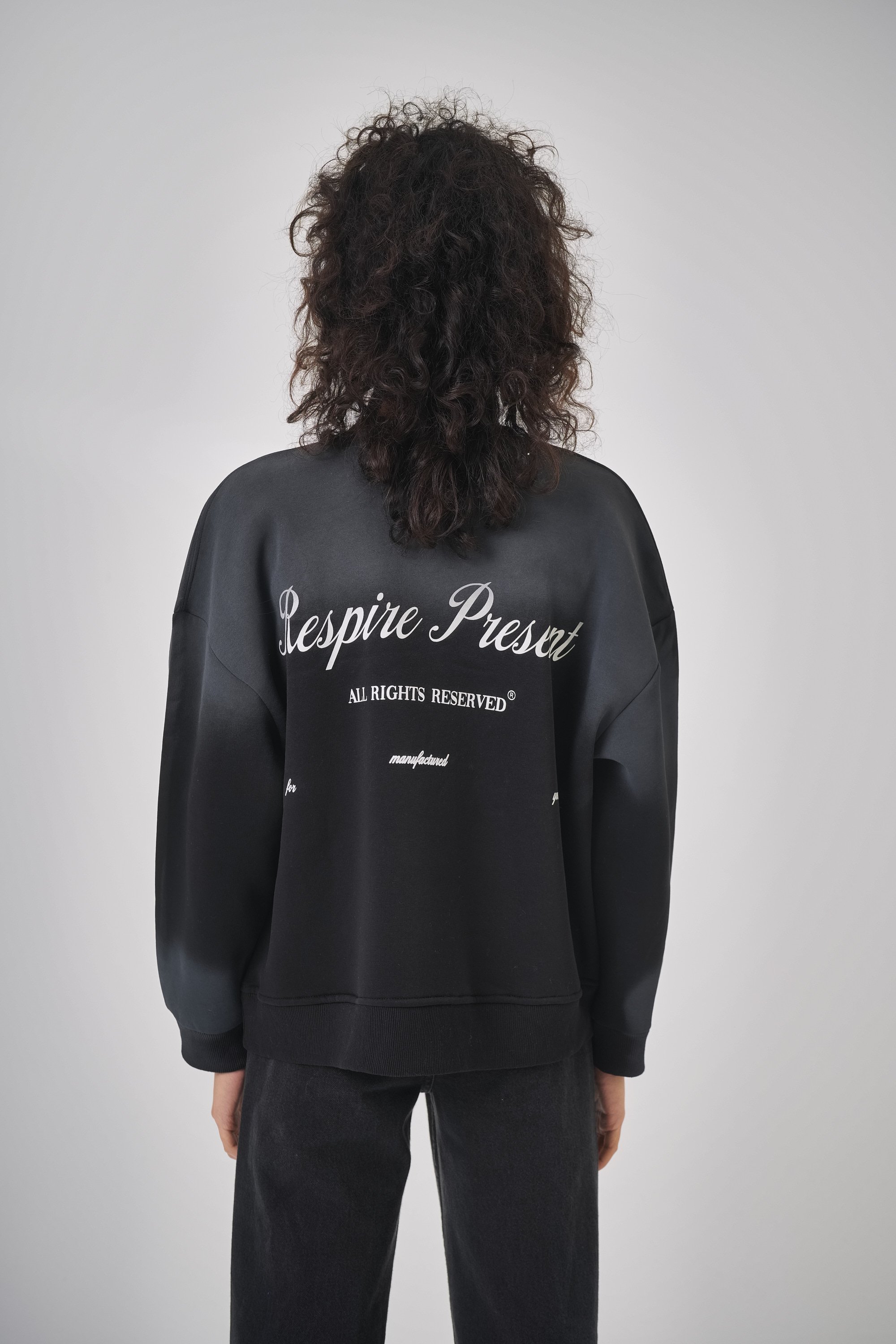 Kadın Oversize Respire Present Yazılı Sweatshirt - Siyah