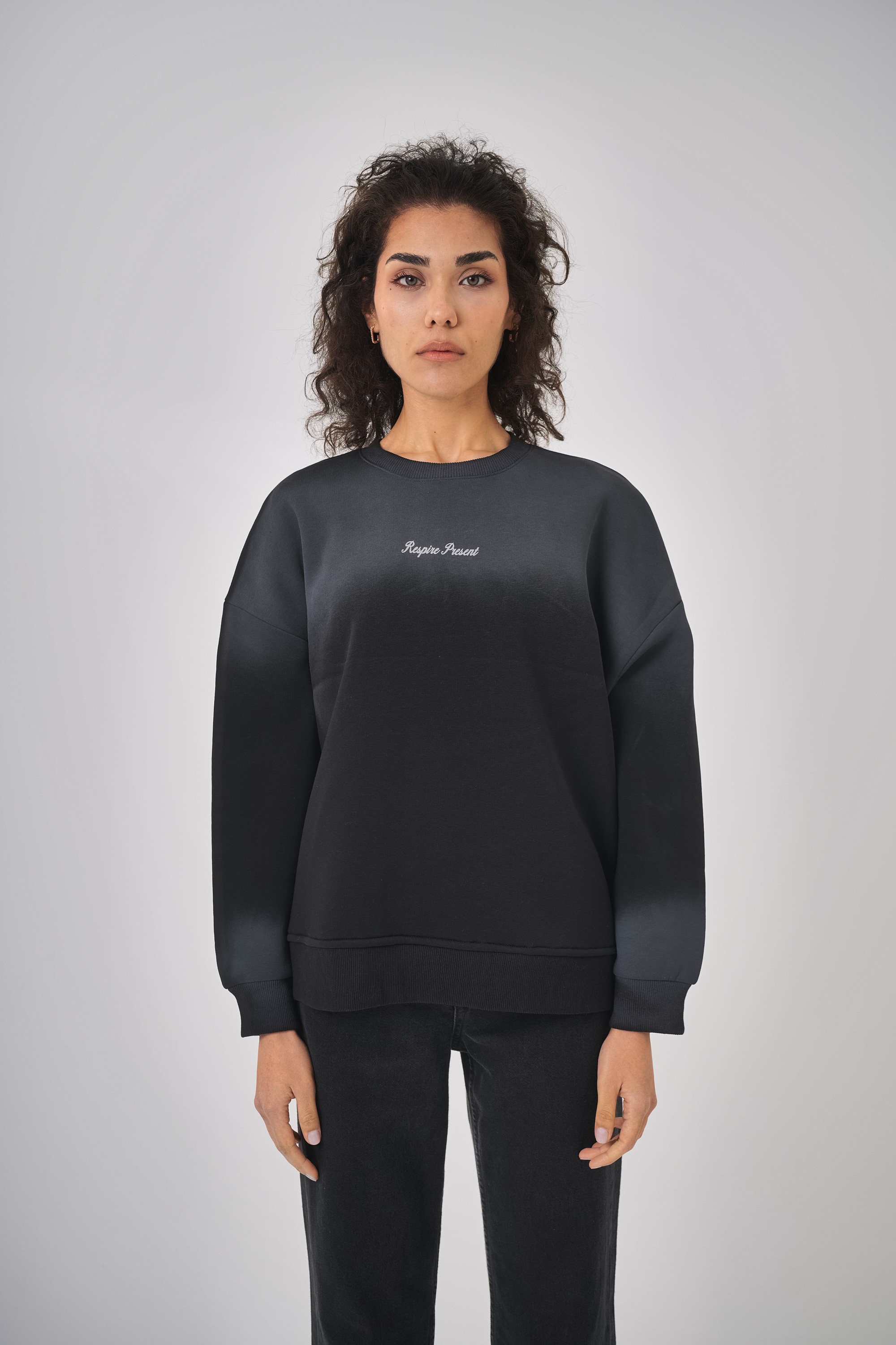 Kadın Oversize Respire Present Yazılı Sweatshirt - Siyah