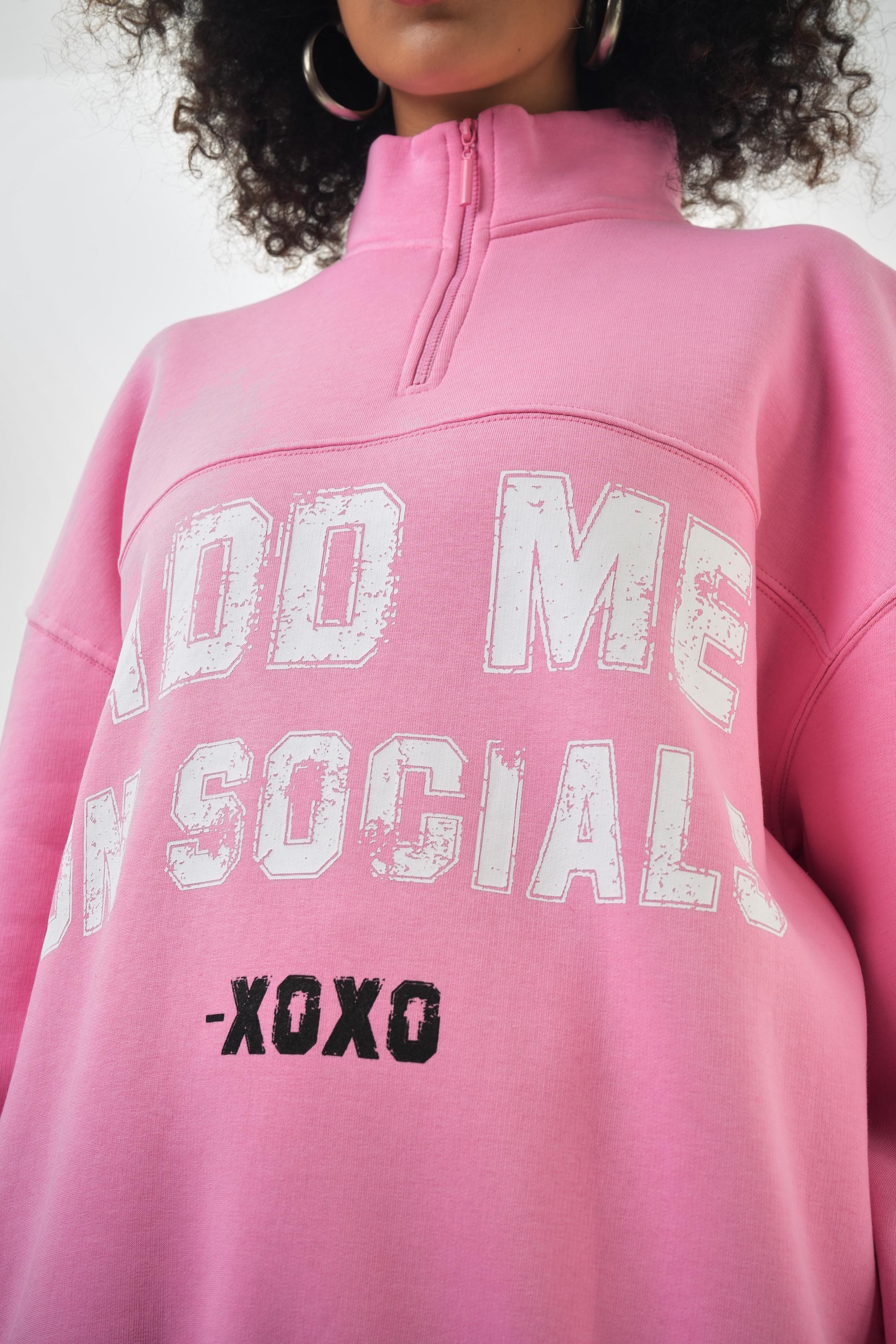 Kadın Oversize Add Me On Social Yazılı Yarım Fermuarlı Sweatshirt - Pembe