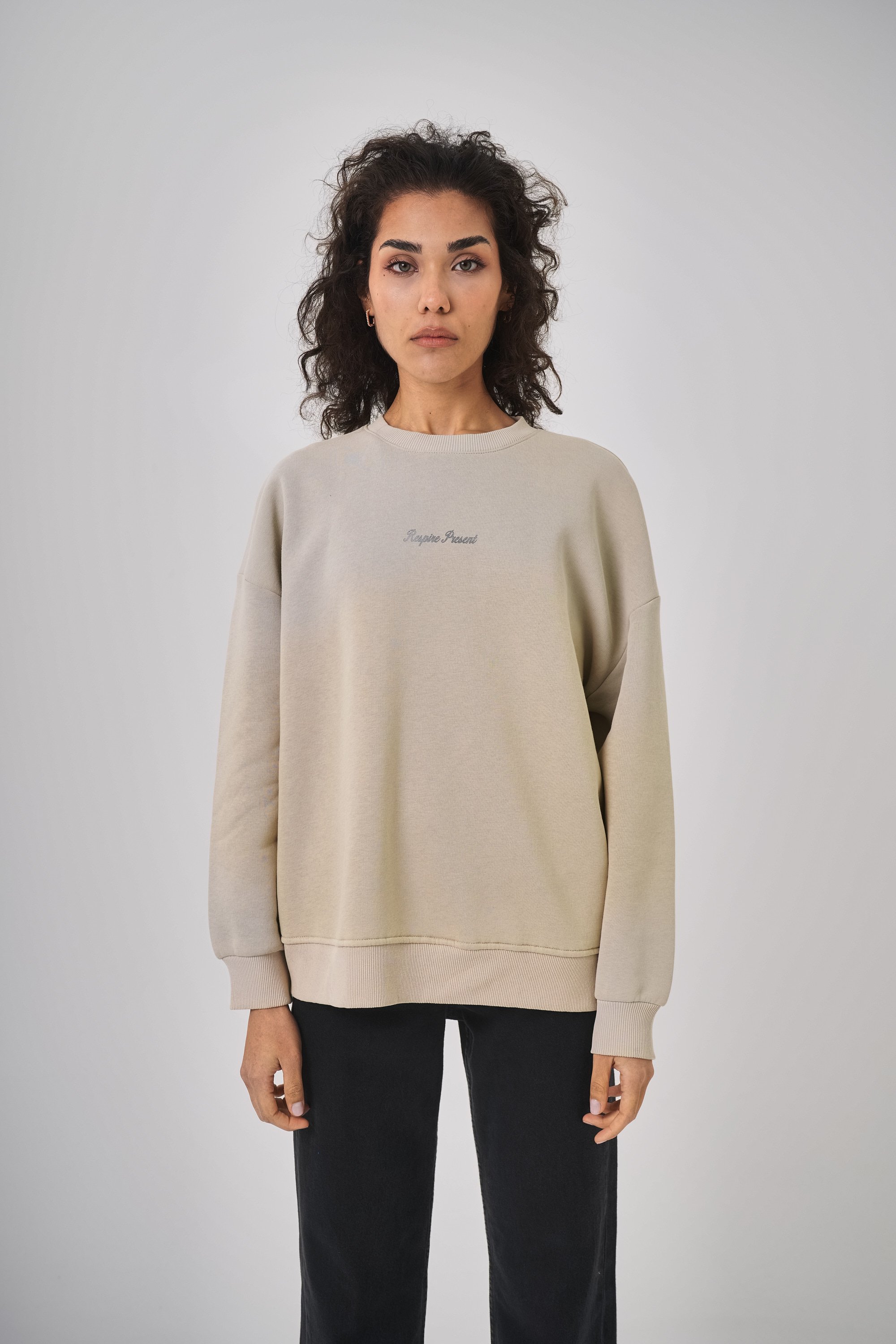 Kadın Oversize Respire Present Yazılı Sweatshirt - Bej