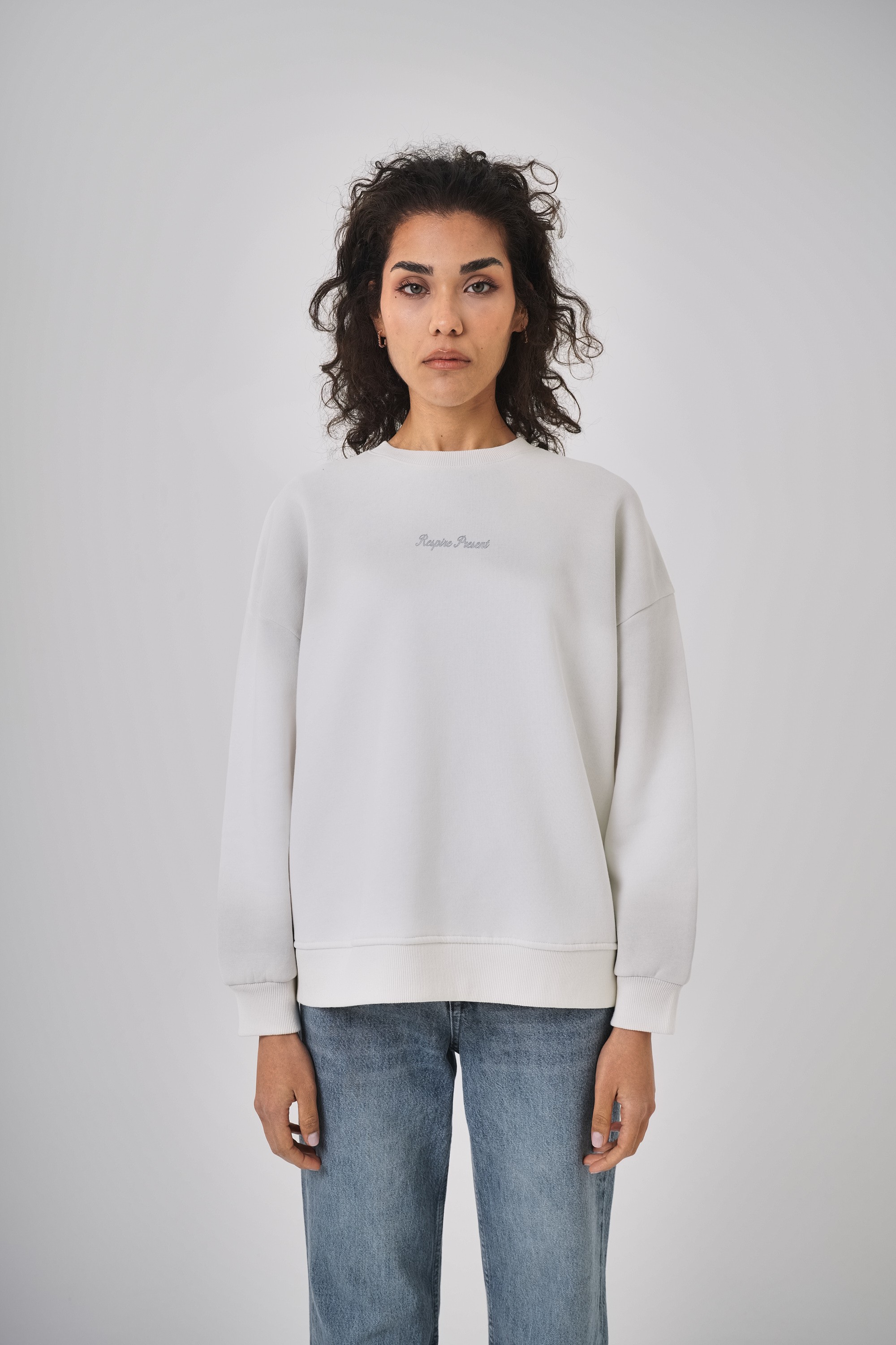 Kadın Oversize Respire Present Yazılı Sweatshirt - Ekru