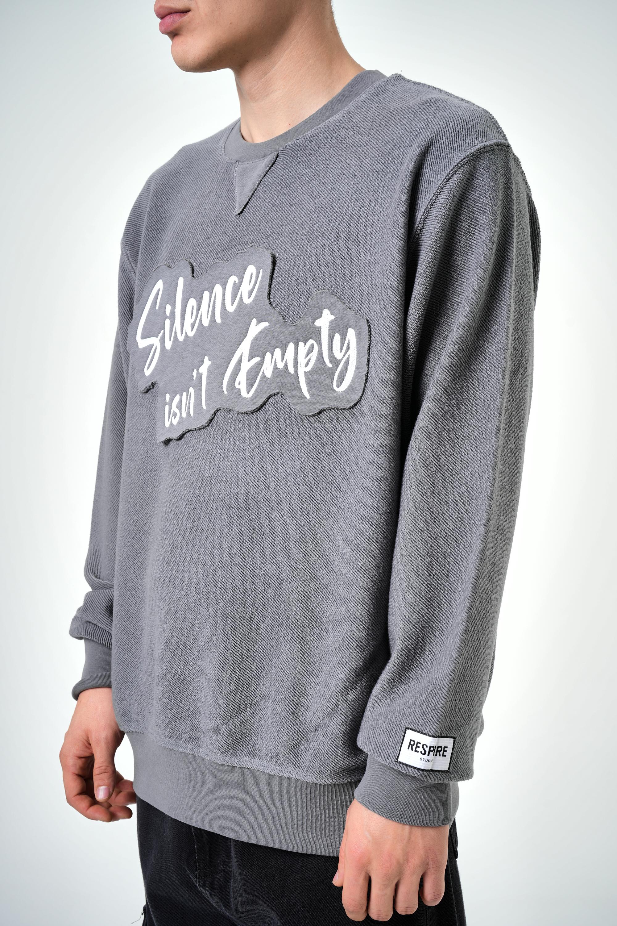 Erkek Oversize Silence Isn't Empty Baskılı Sweatshirt - Gri