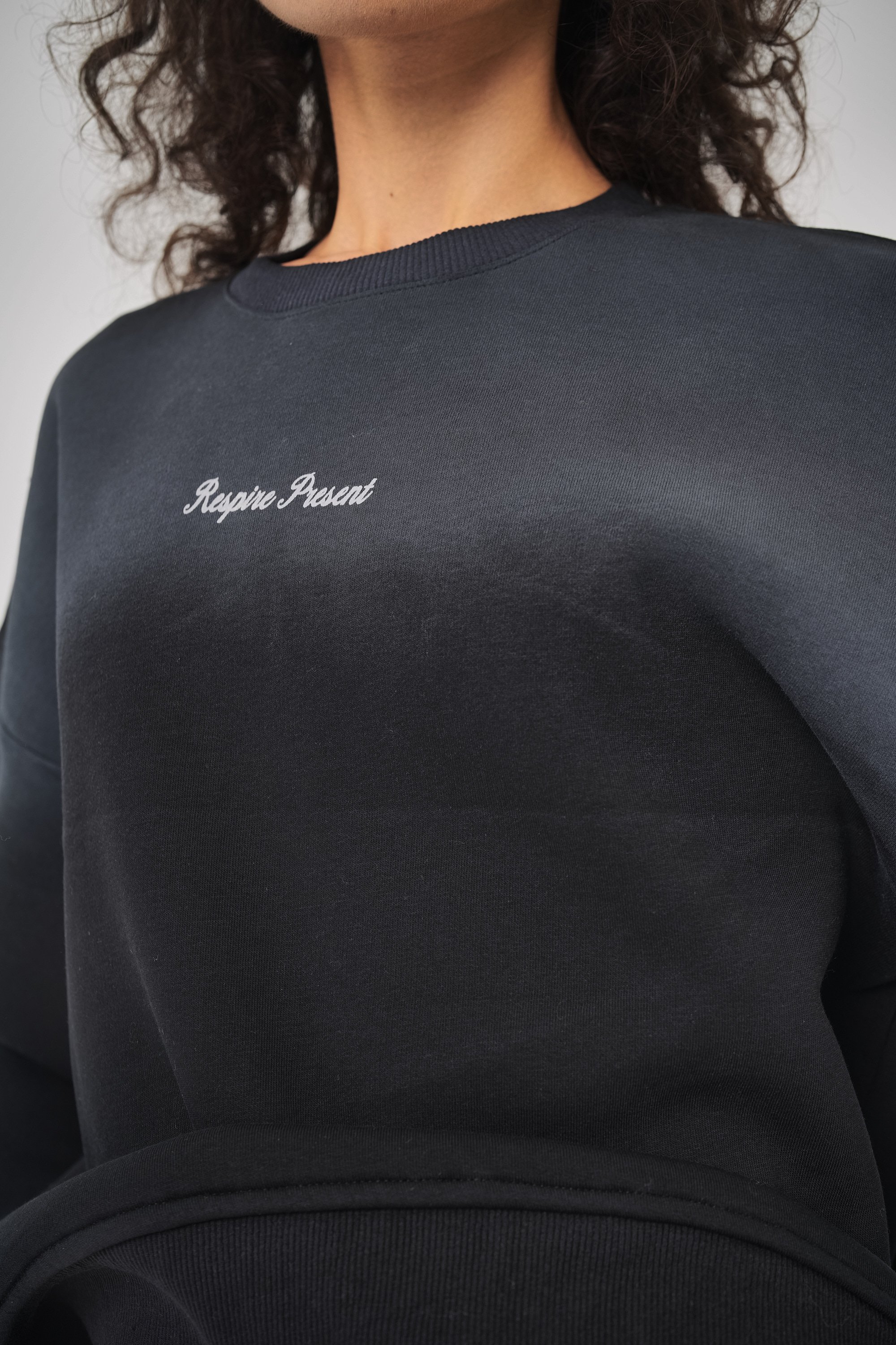 Kadın Oversize Respire Present Yazılı Sweatshirt - Siyah