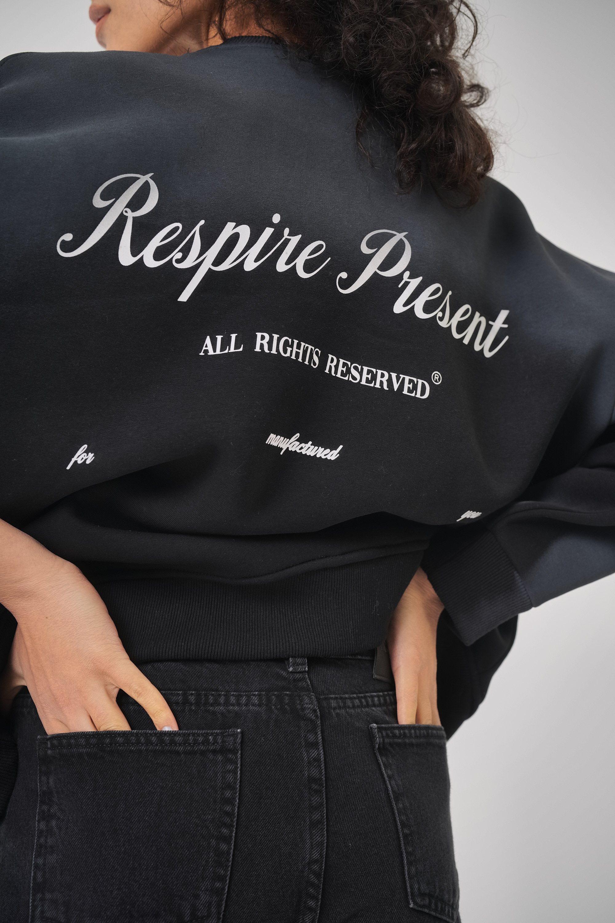 Kadın Oversize Respire Present Yazılı Sweatshirt - Siyah