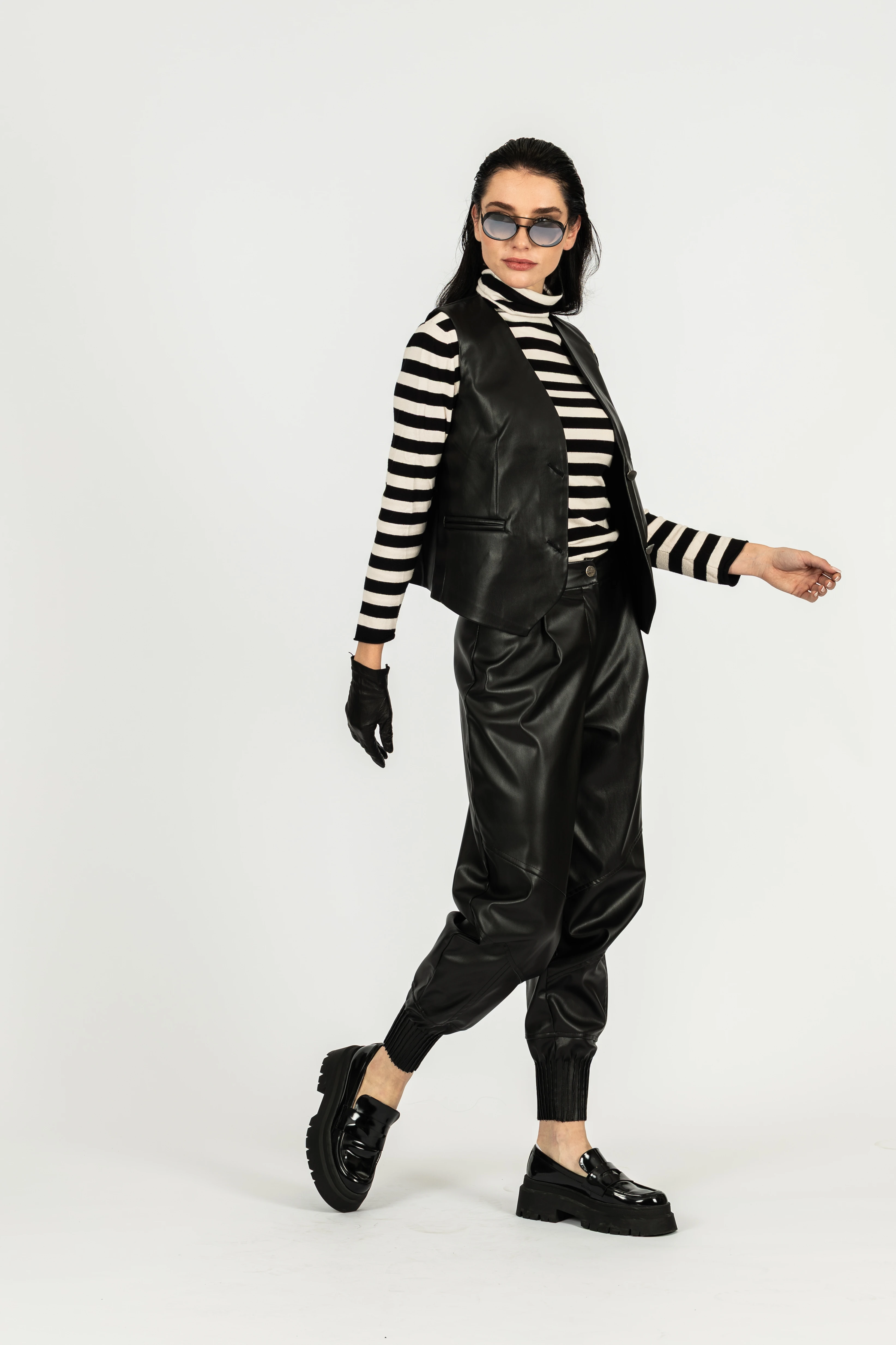 Büzgülü Deri Pantolon