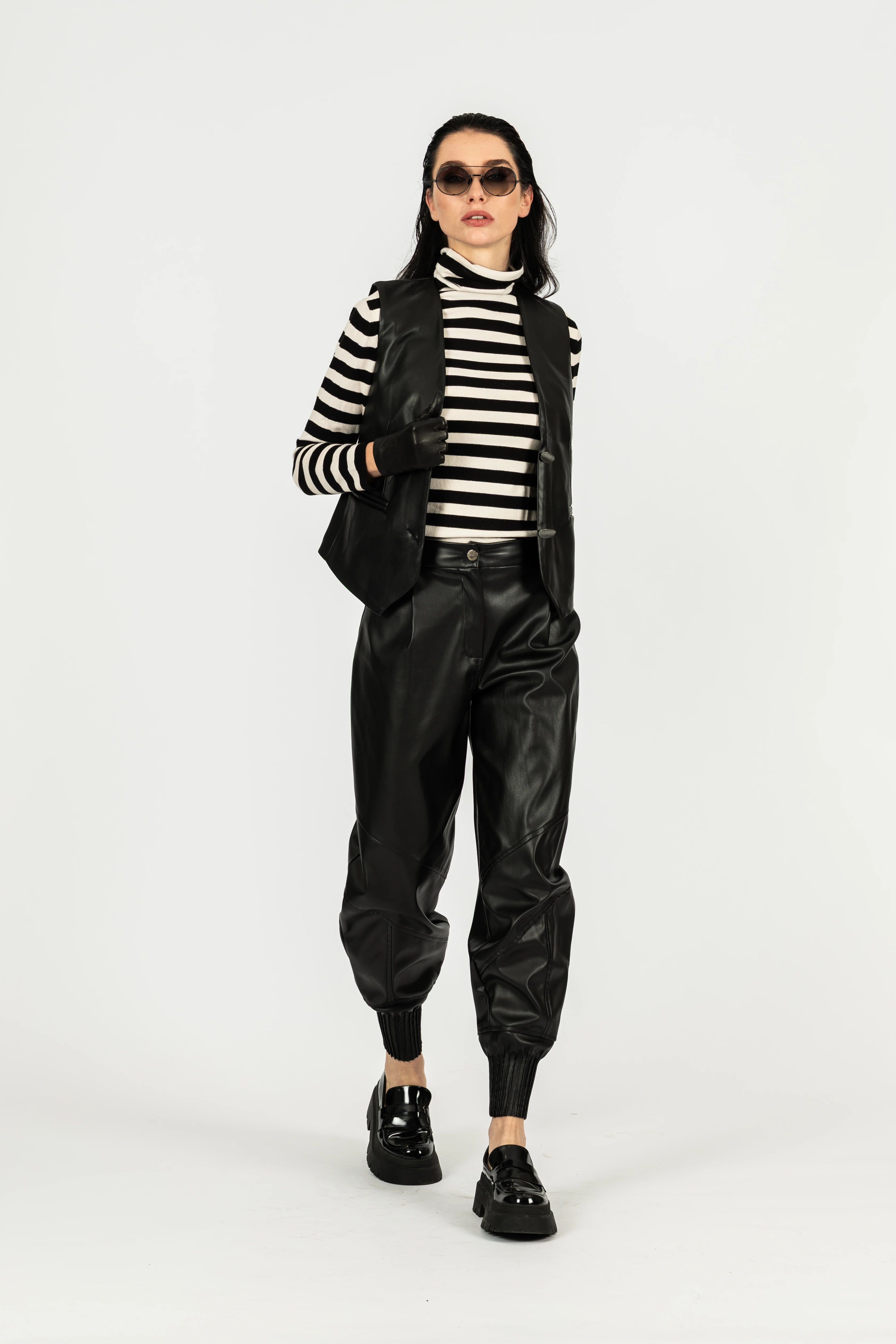 Büzgülü Deri Pantolon