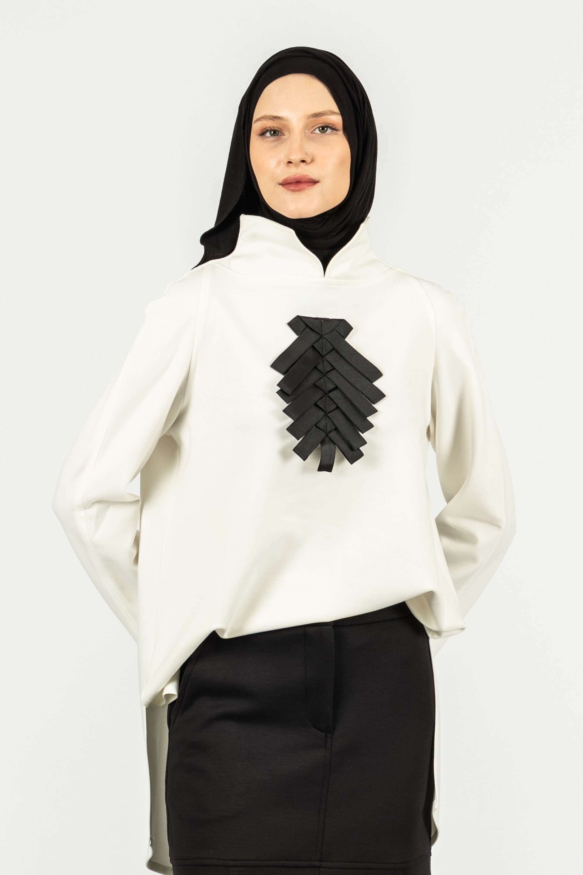 Kurdeleli Sweat - Beyaz