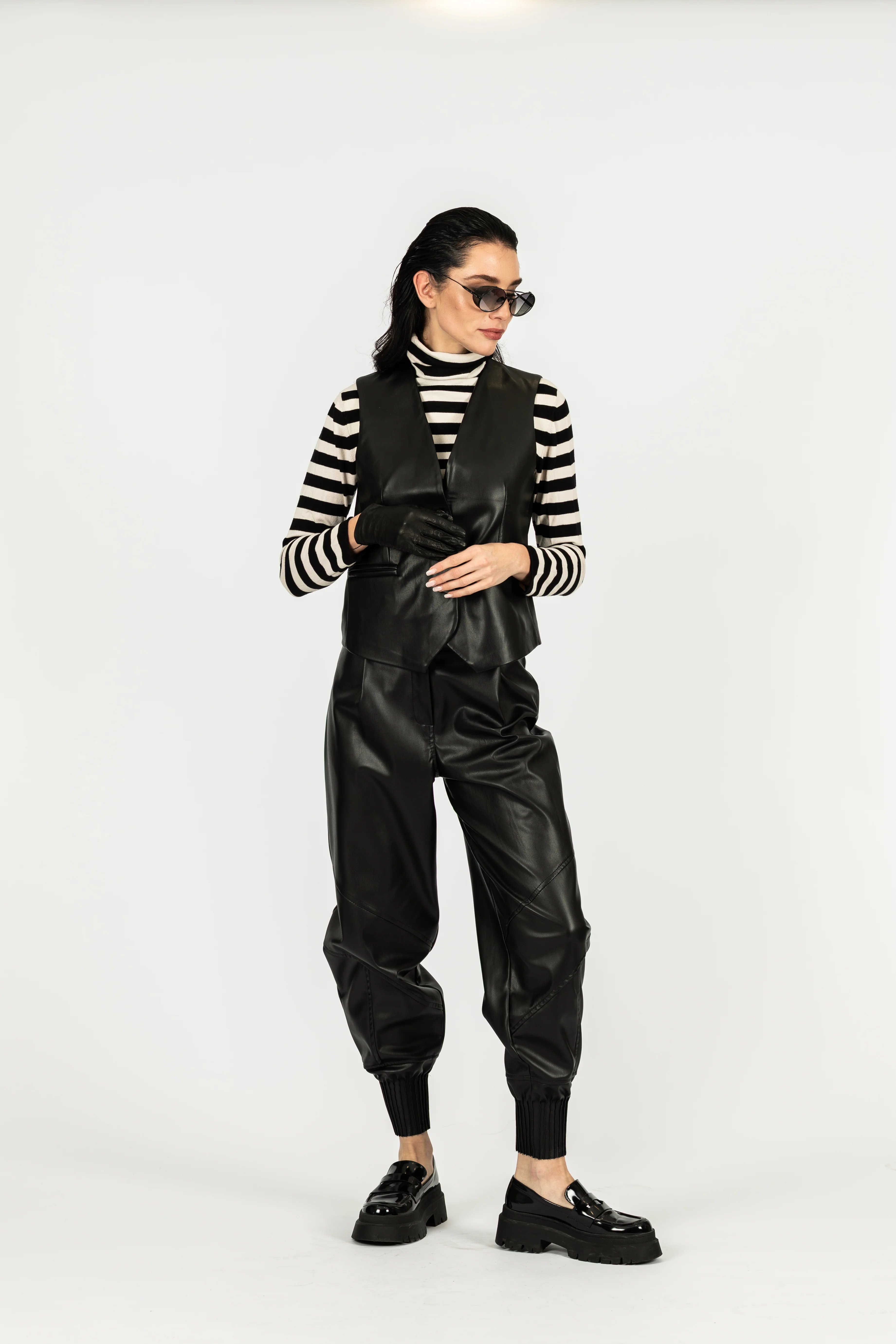 Büzgülü Deri Pantolon