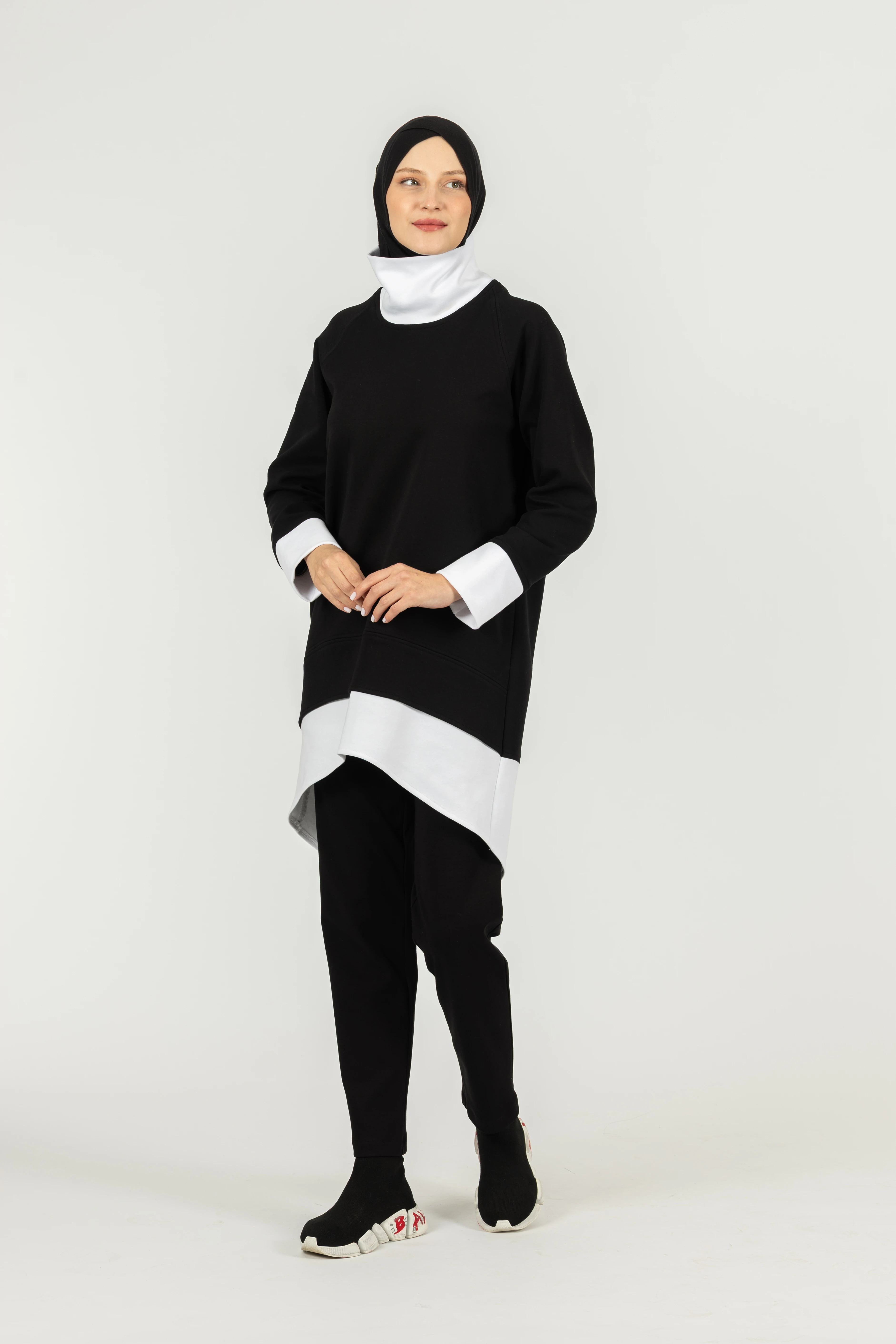 Boğazlı Uzun Sweat