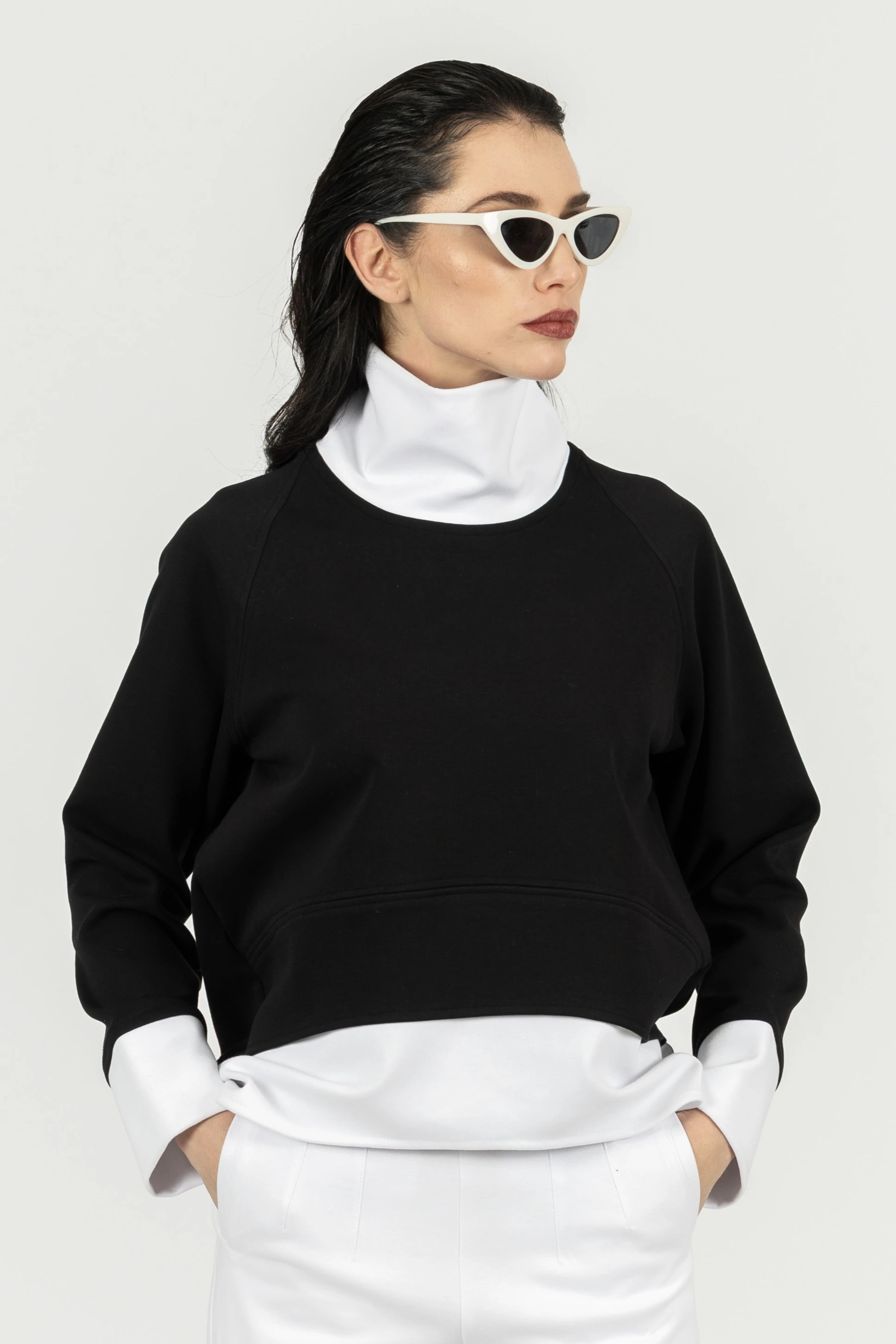 Boğazlı Kısa Sweat