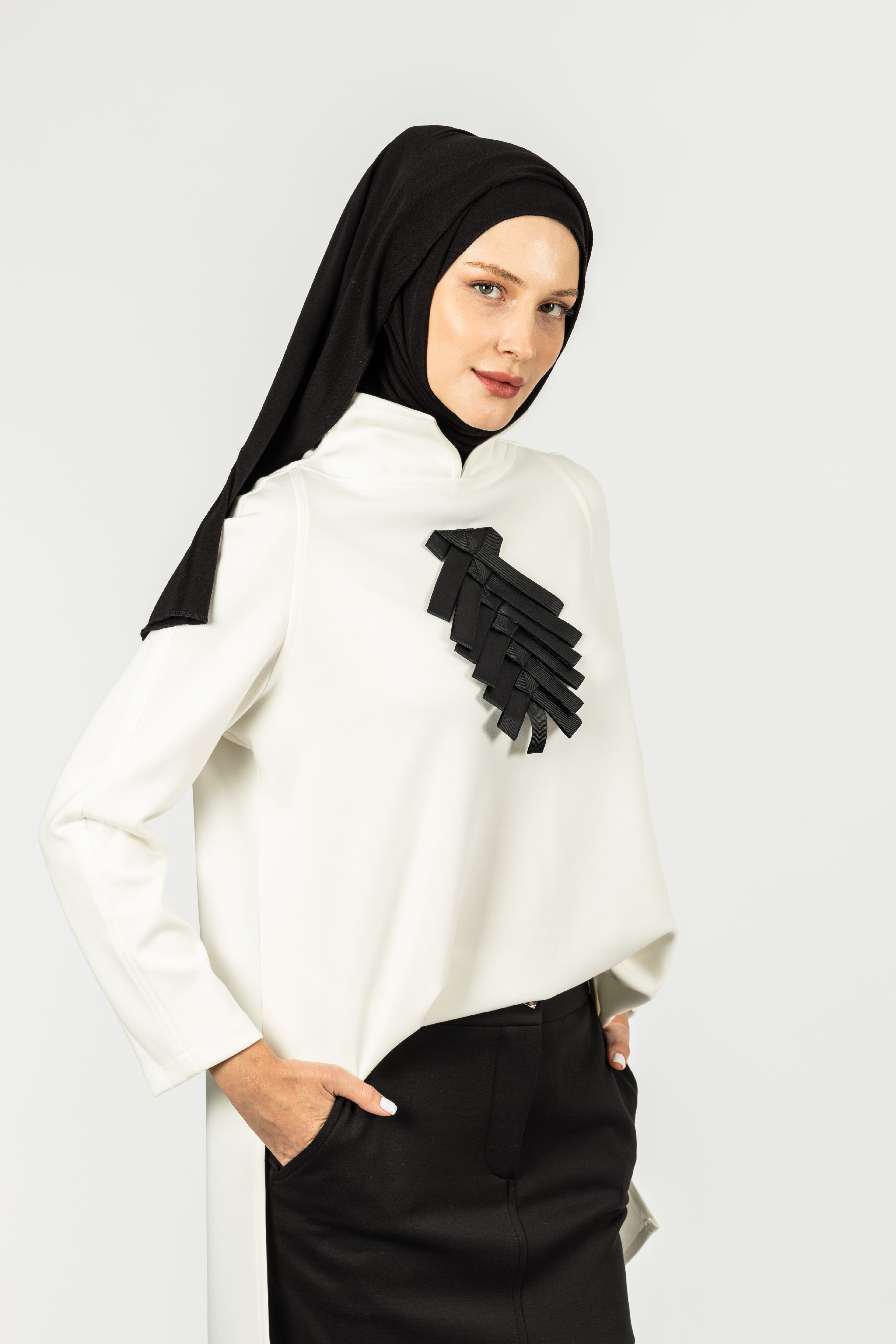 Kurdeleli Sweat - Beyaz
