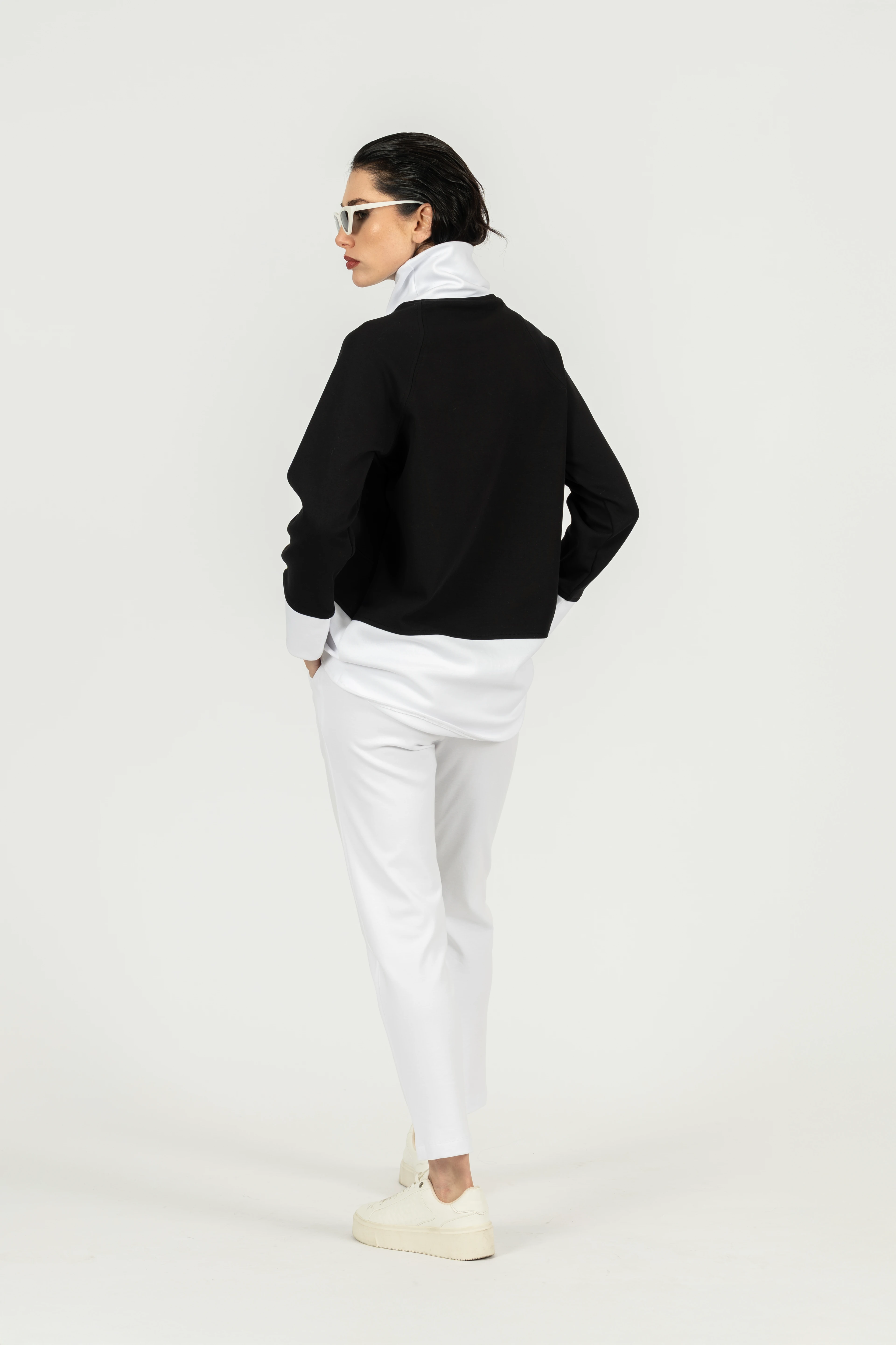 Boğazlı Kısa Sweat