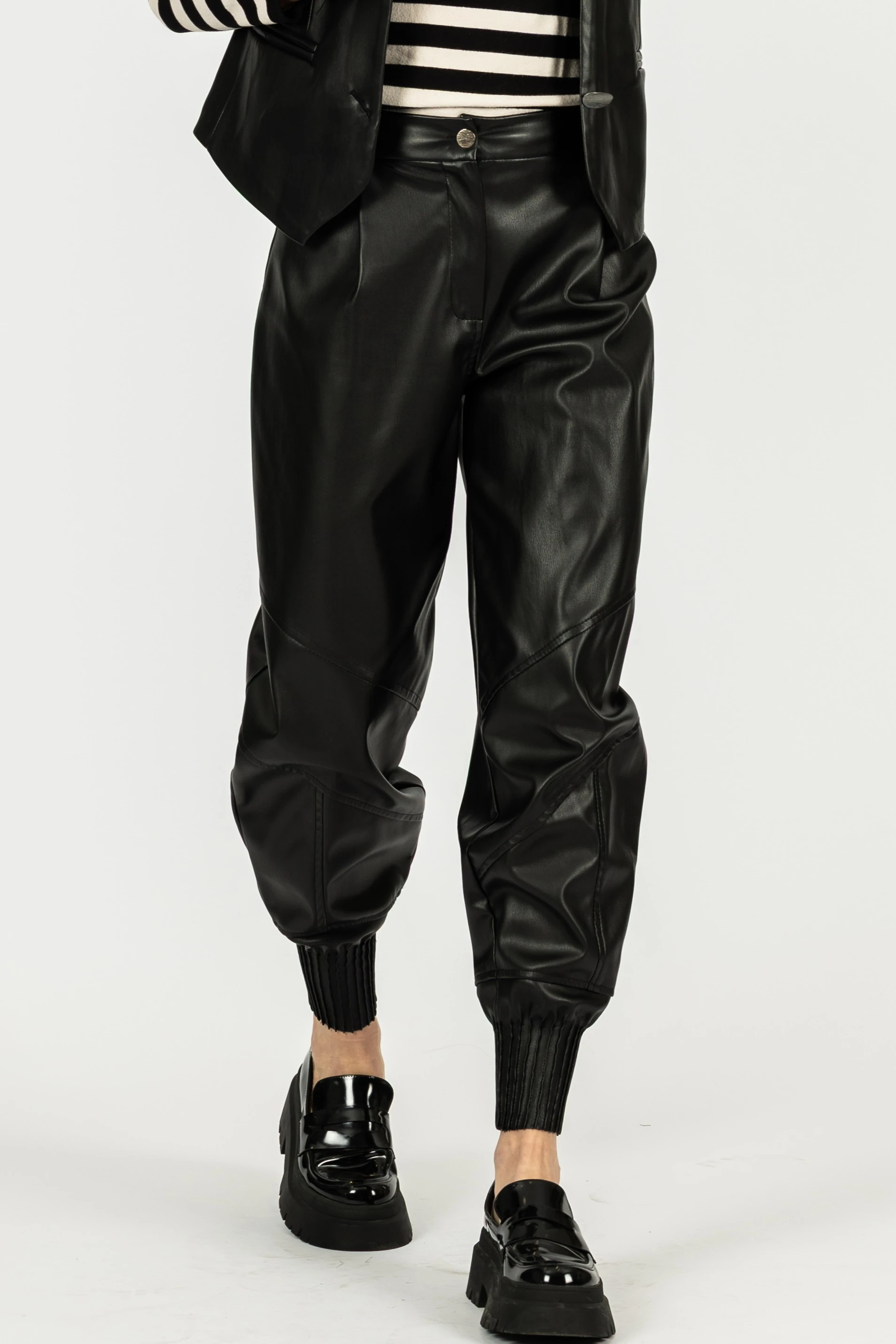 Büzgülü Deri Pantolon