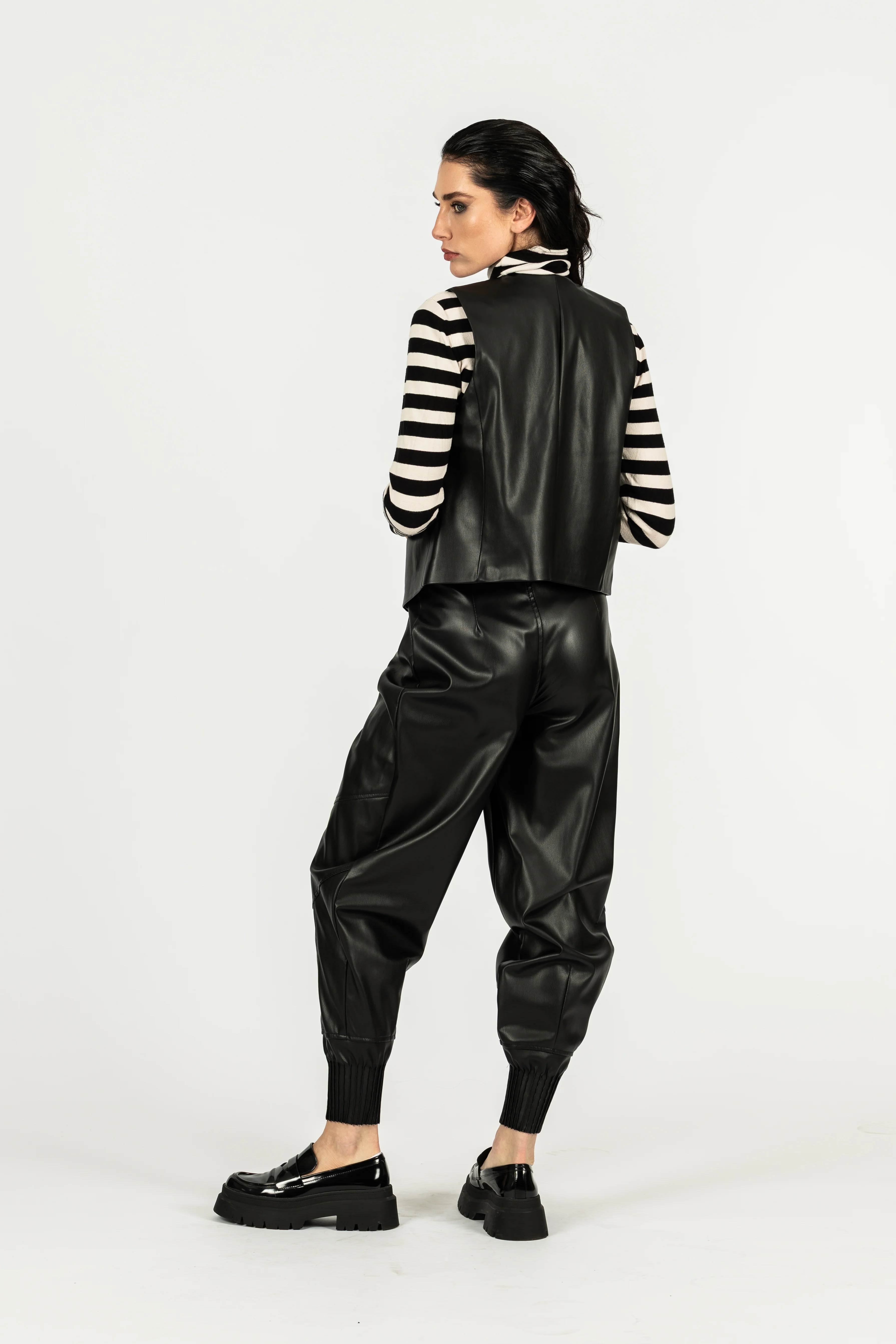 Büzgülü Deri Pantolon