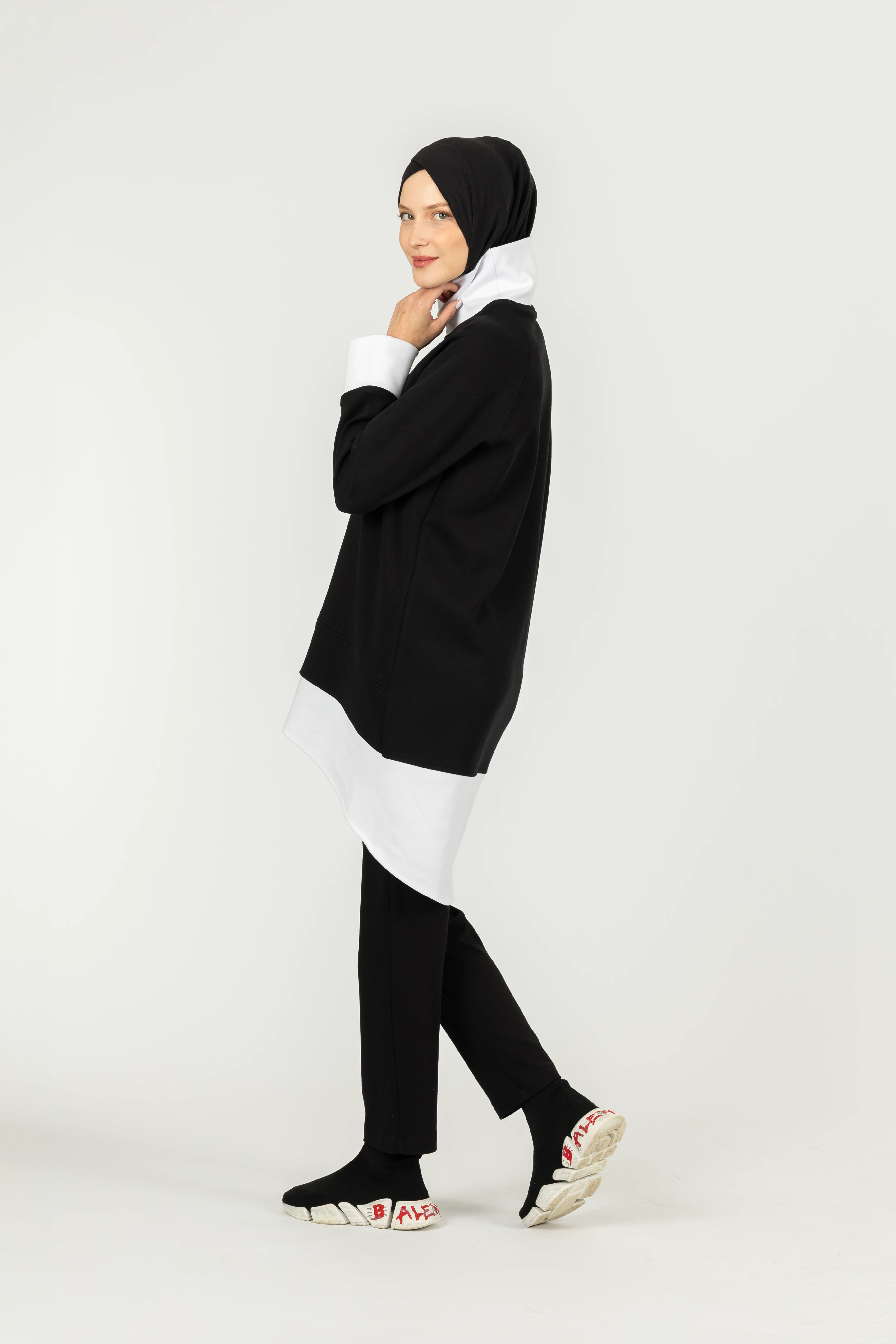 Boğazlı Uzun Sweat