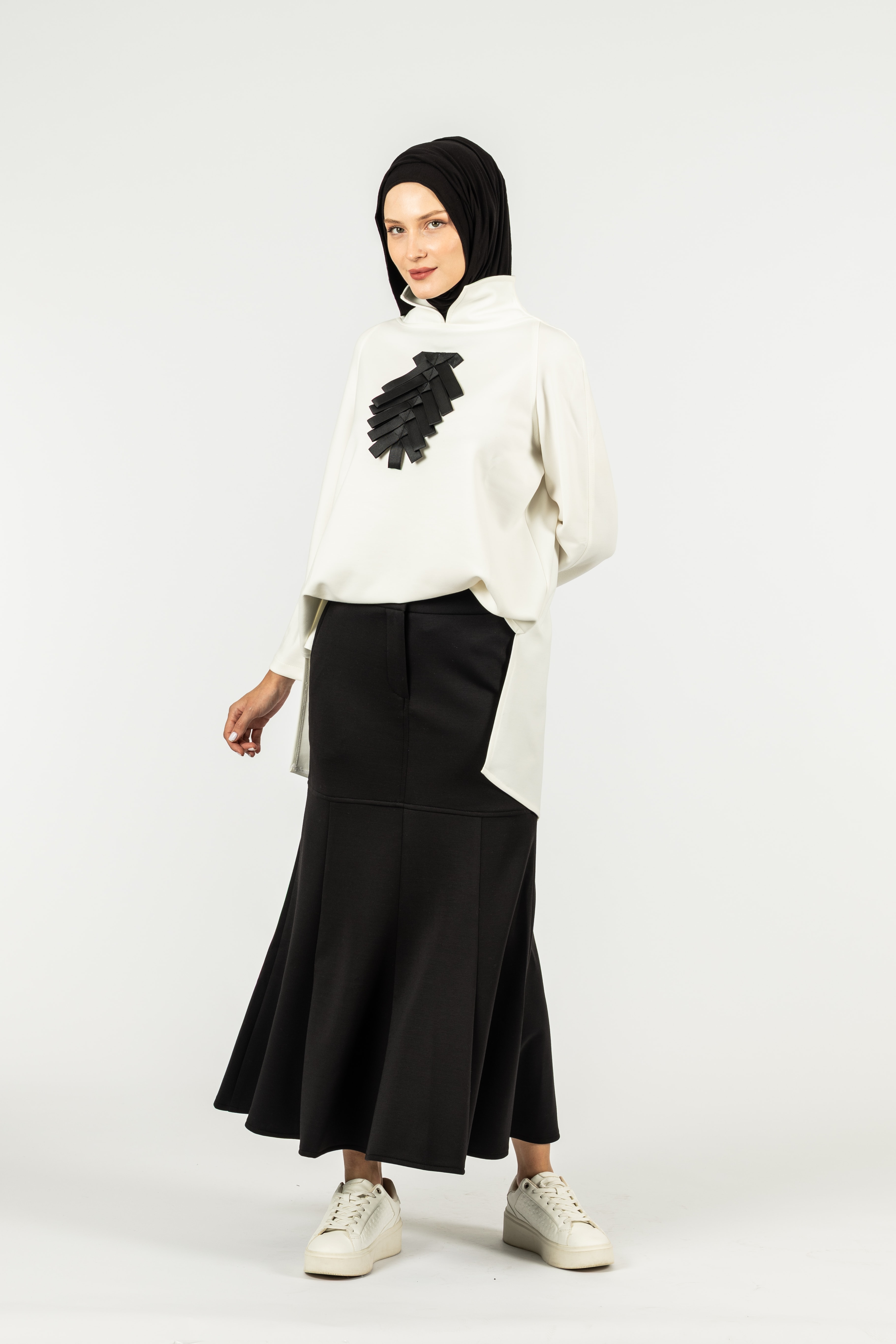 Kurdeleli Sweat - Beyaz