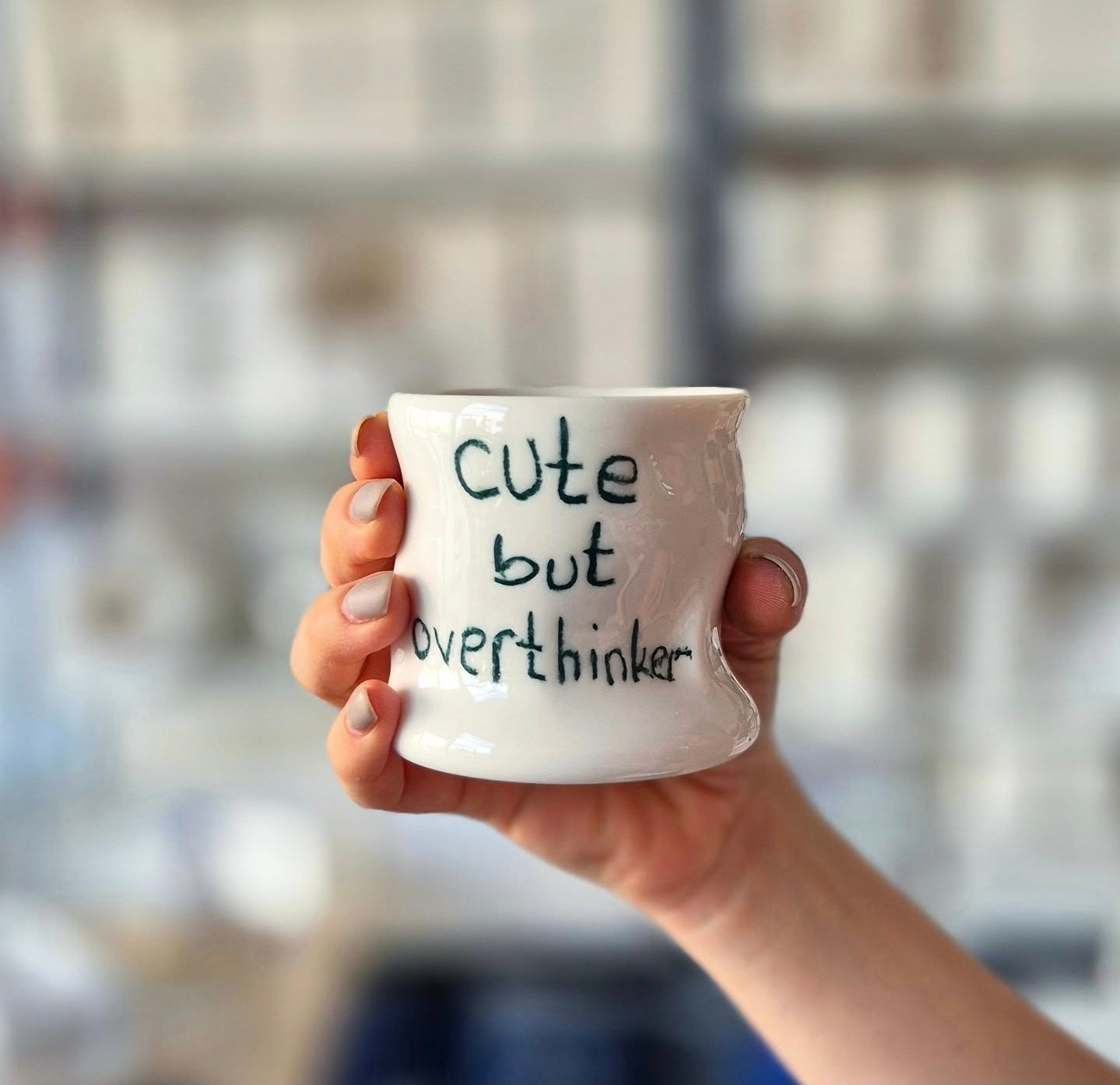 Porselen Kulpsuz Kupa " Cute But Overthinker "