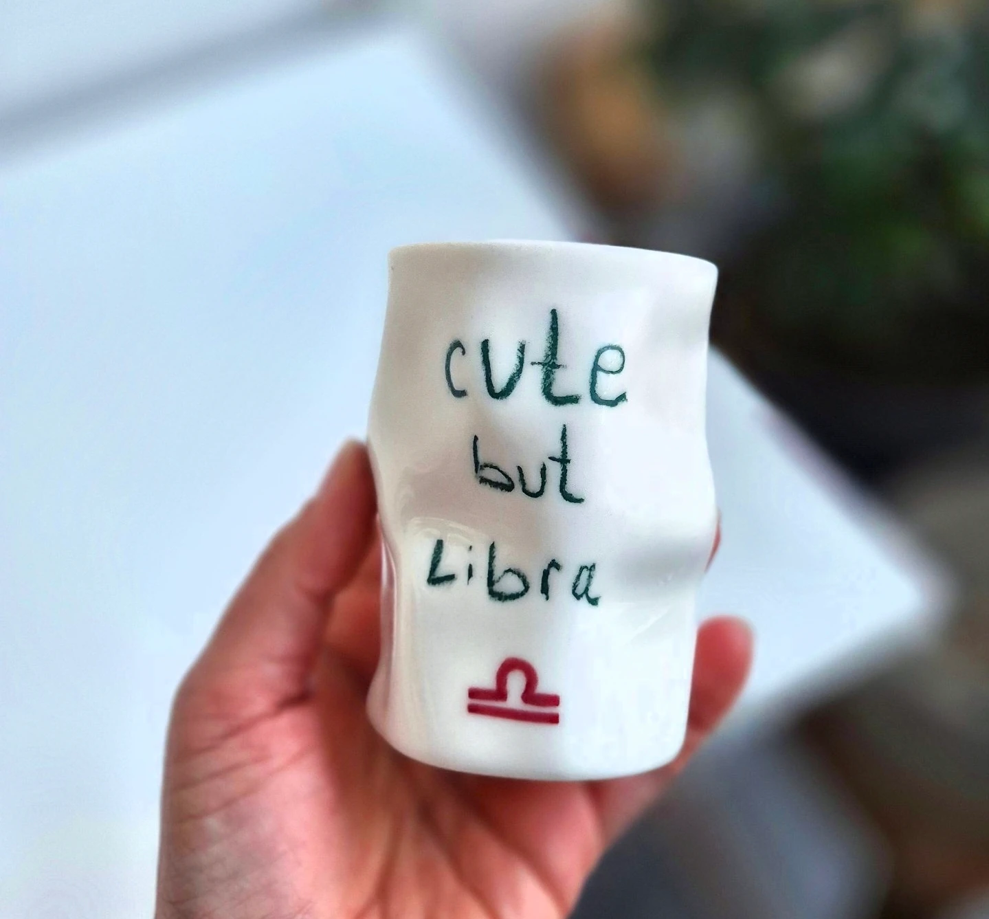 "cute but libra" Terazi Burcu Amorf Porselen Kupa