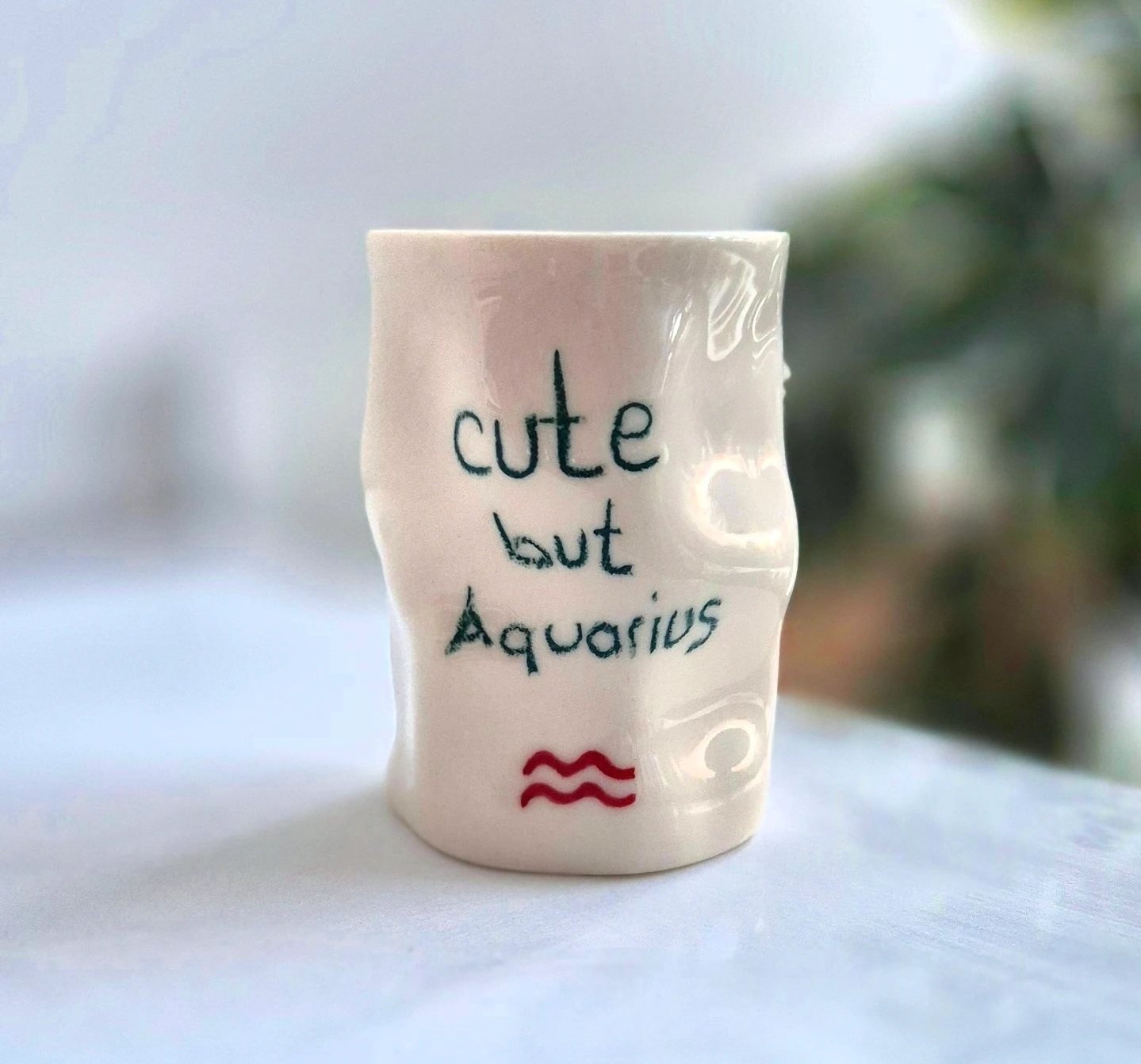 "cute but aguarius" Kova Burcu Porselen Amorf Kupa