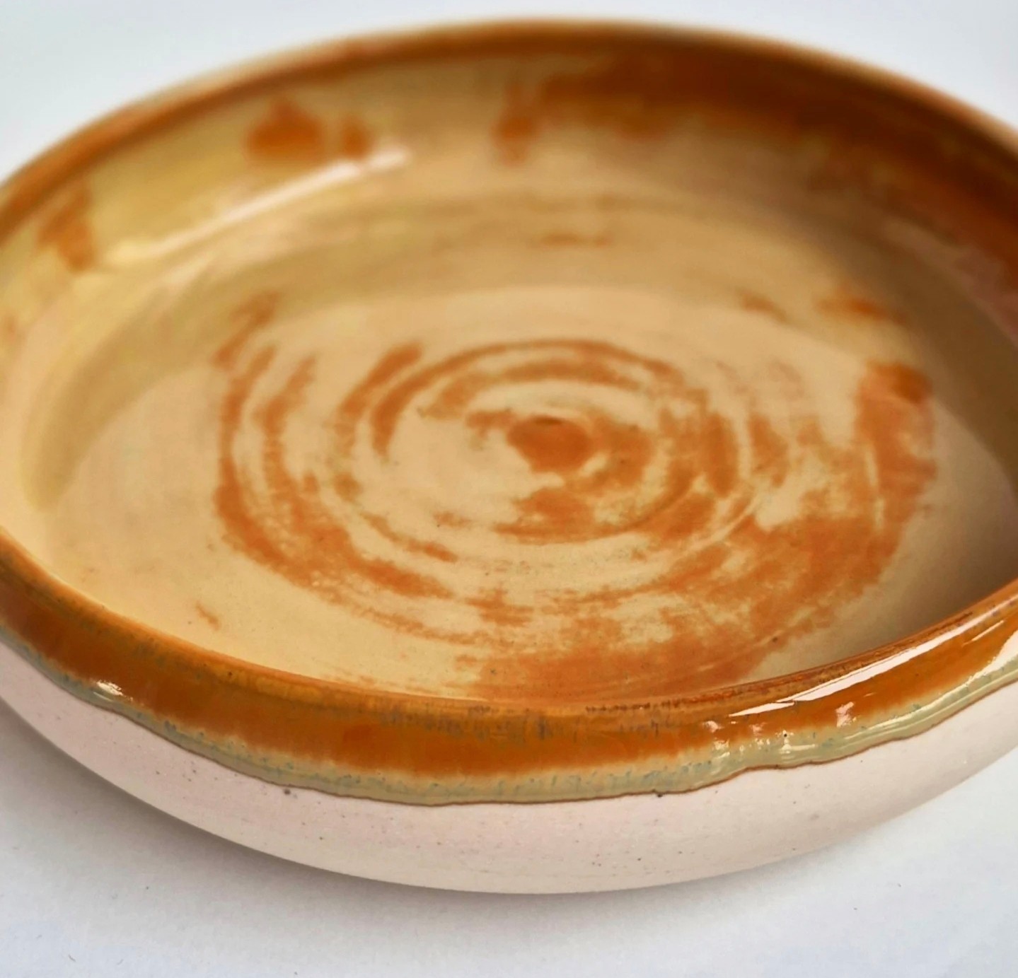 Stoneware Kase /Bowl Bon Bon