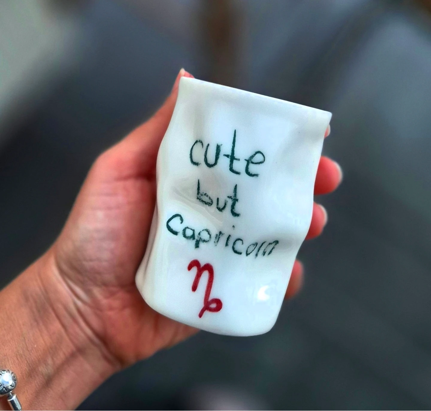 "cute but capricorn" Oğlak Burcu Porselen Amorf Kupa