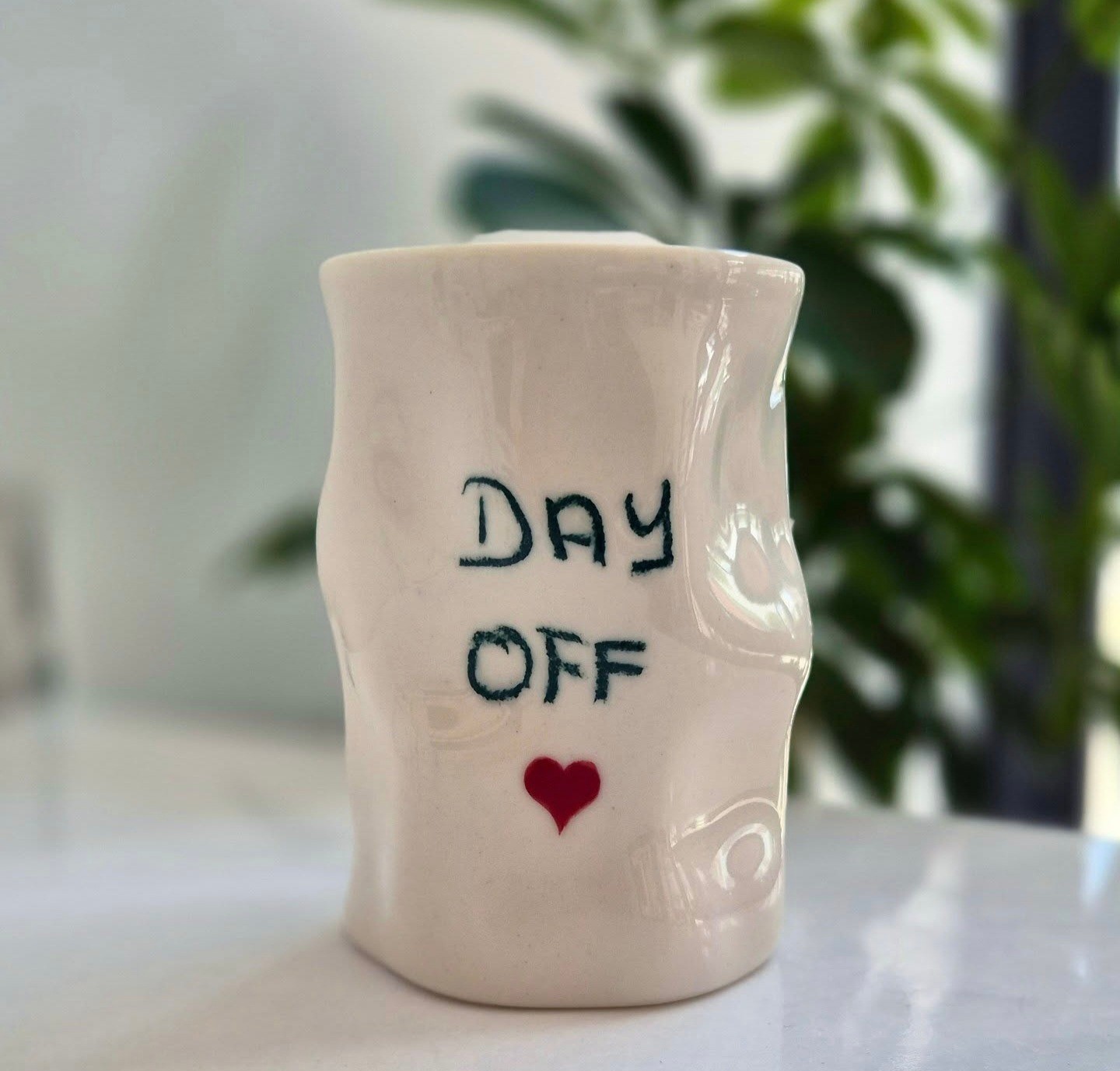 Porselen Amorf Kulpsuz Kupa " DAY OFF ♡"
