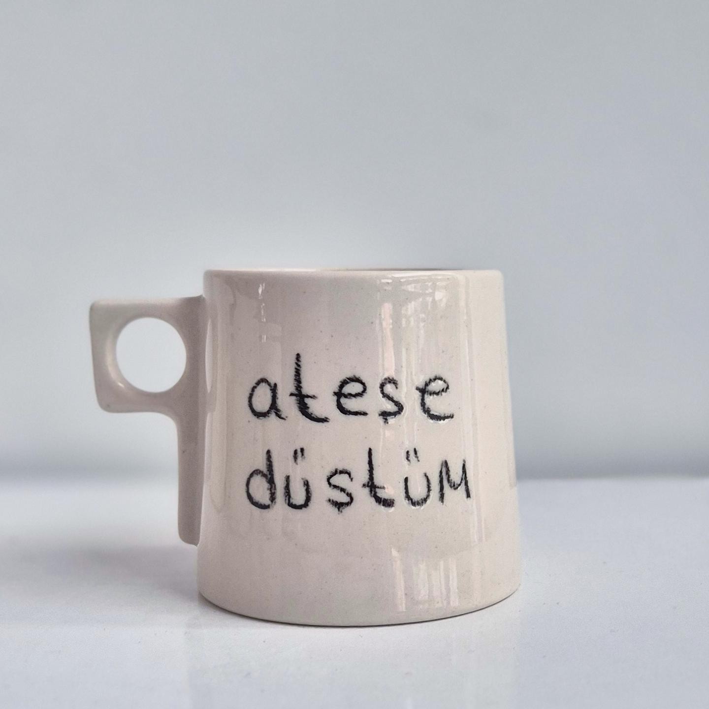 Stoneware Kupa "ateşe düştüm"