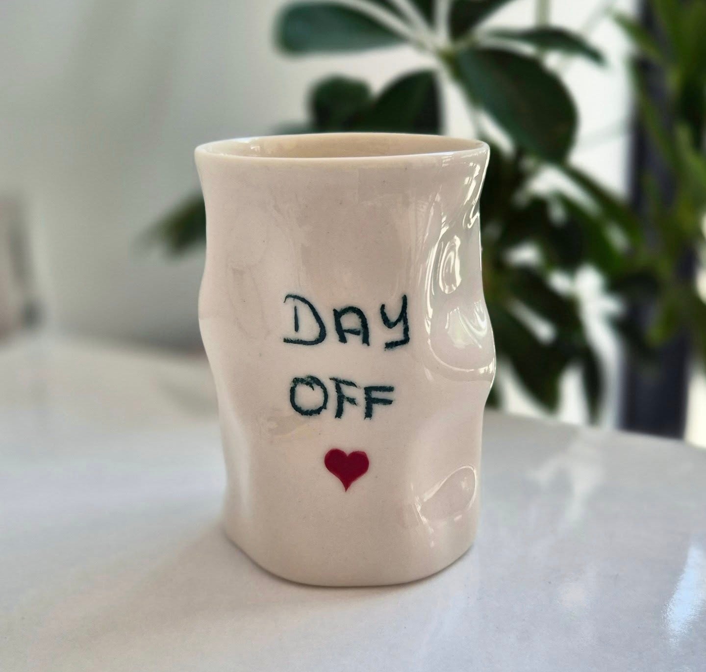 Porselen Amorf Kulpsuz Kupa " DAY OFF ♡"