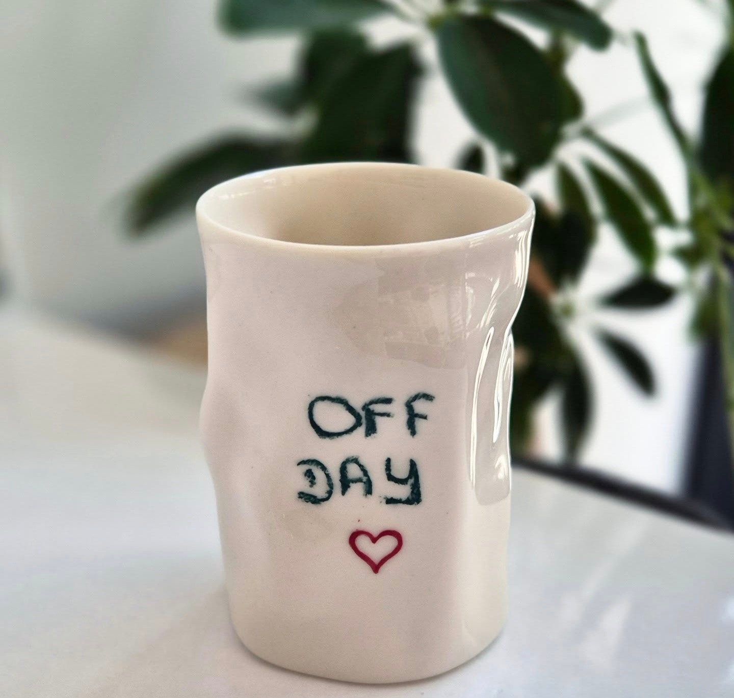 Porselen Amorf Kulpsuz Kupa " DAY OFF ♡"